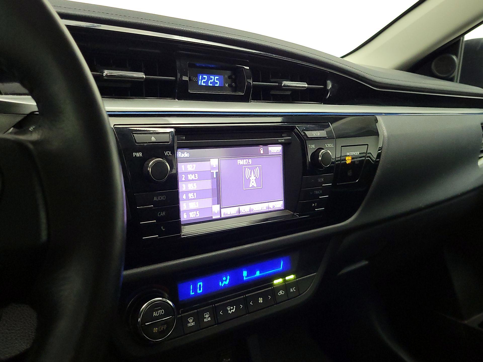 Thumbnail: 2015 Toyota Corolla - 15