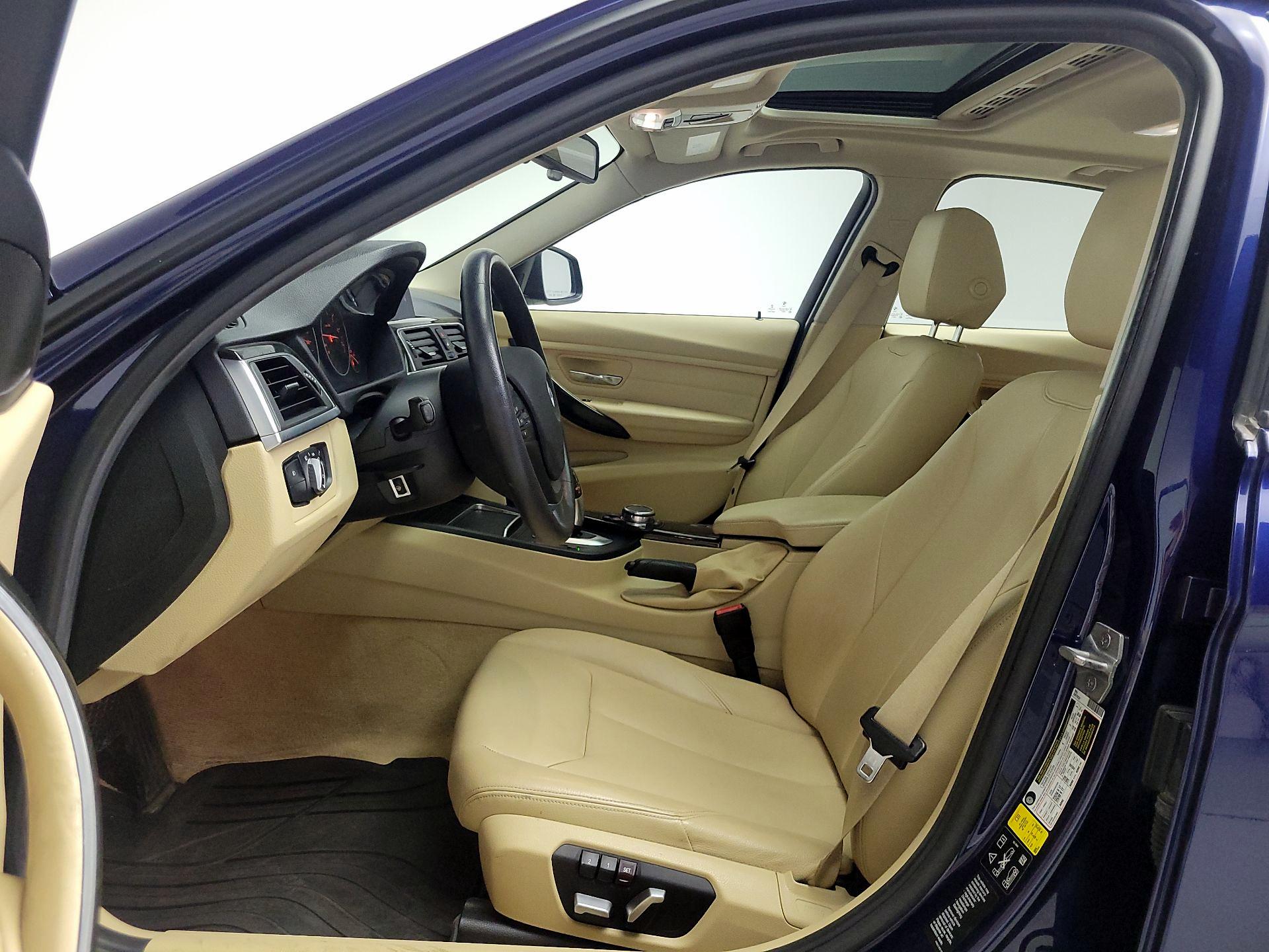 Thumbnail: 2016 BMW 3 Series - 11