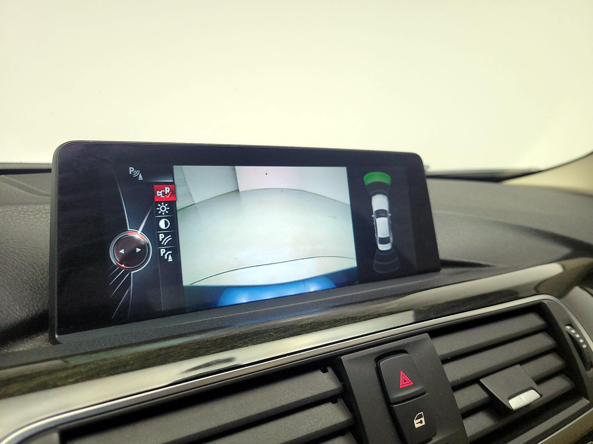 Thumbnail: 2016 BMW 3 Series - 15