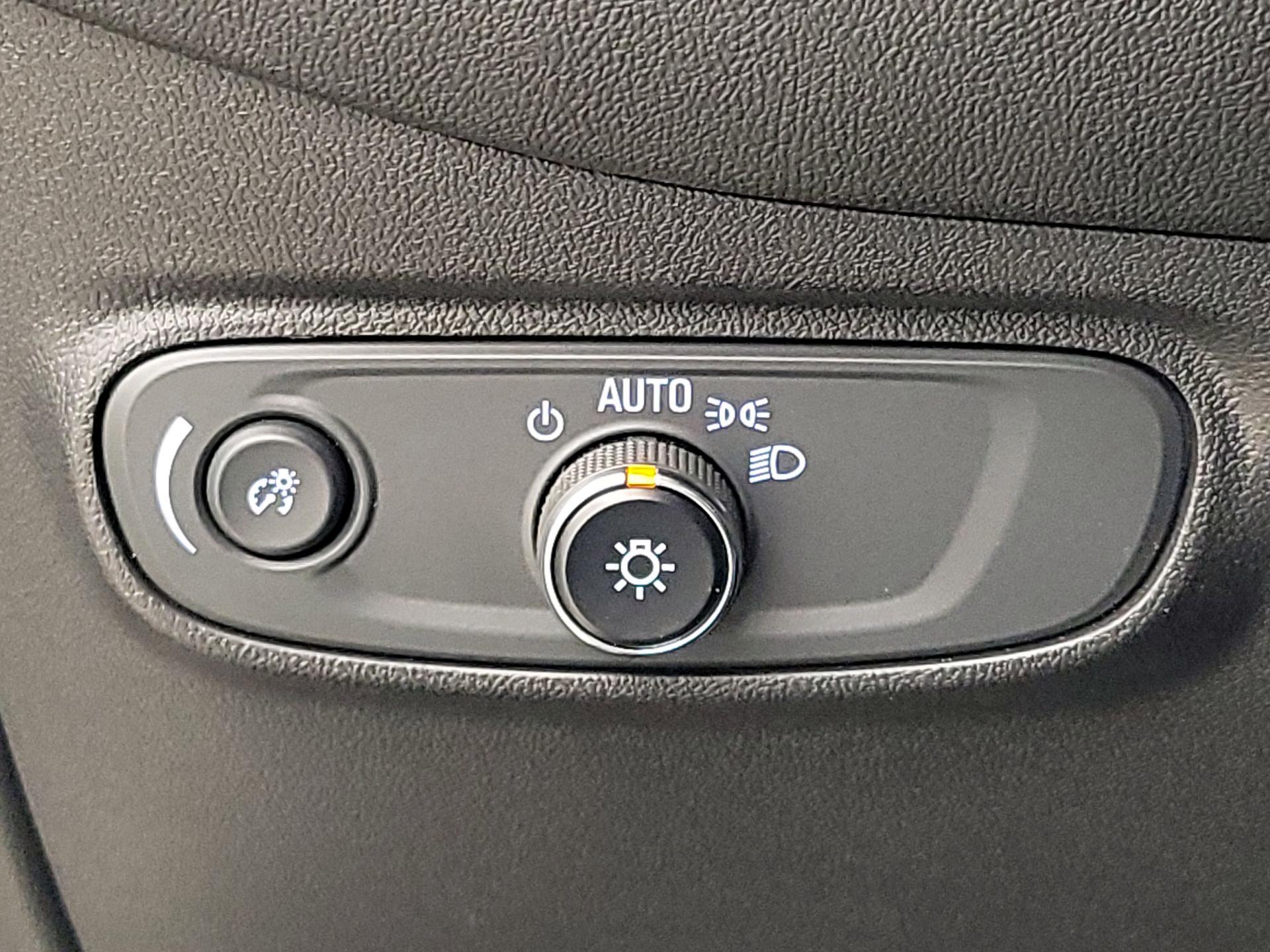 Thumbnail: 2022 Chevrolet Equinox - 13