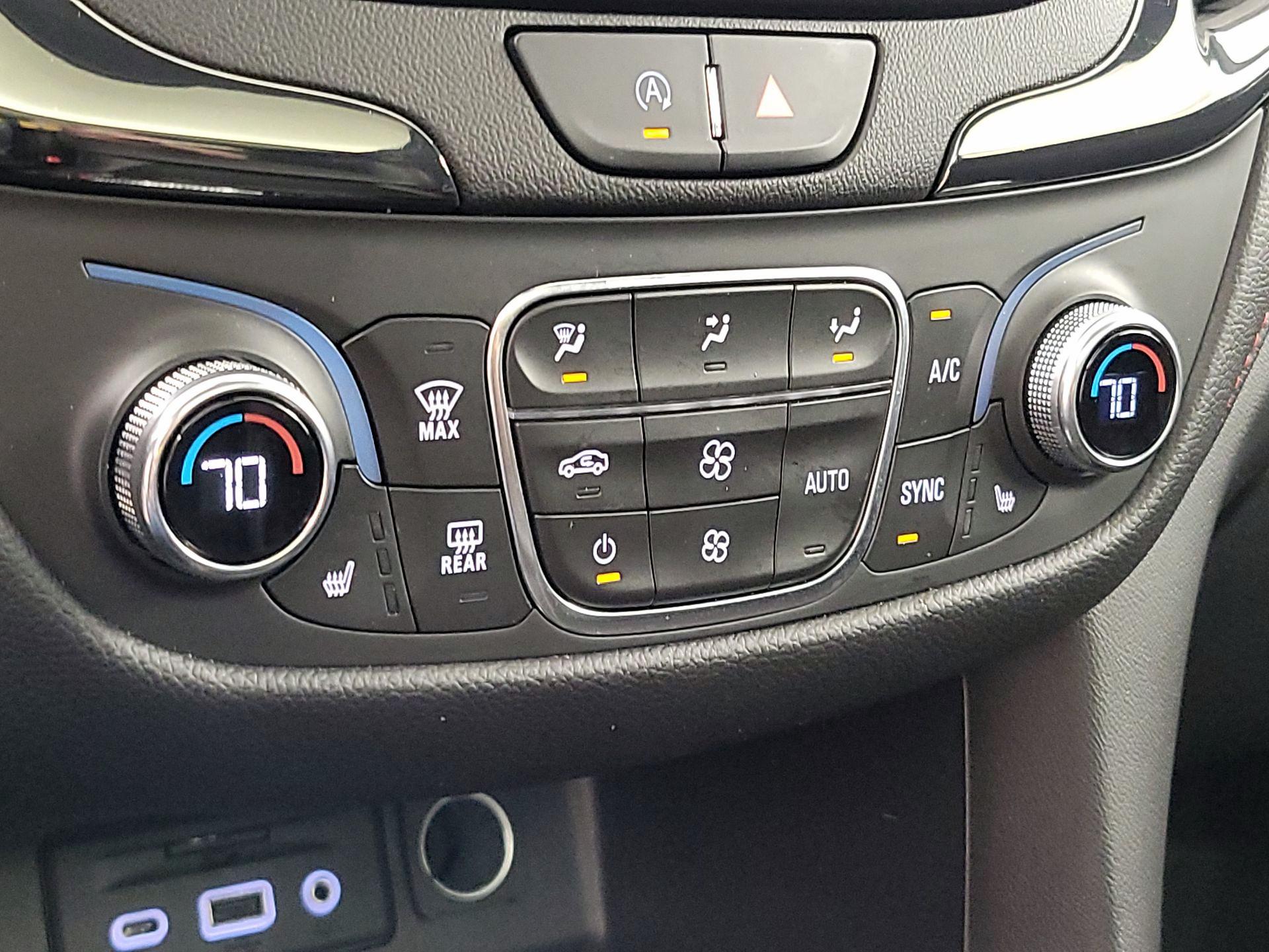 Thumbnail: 2022 Chevrolet Equinox - 16