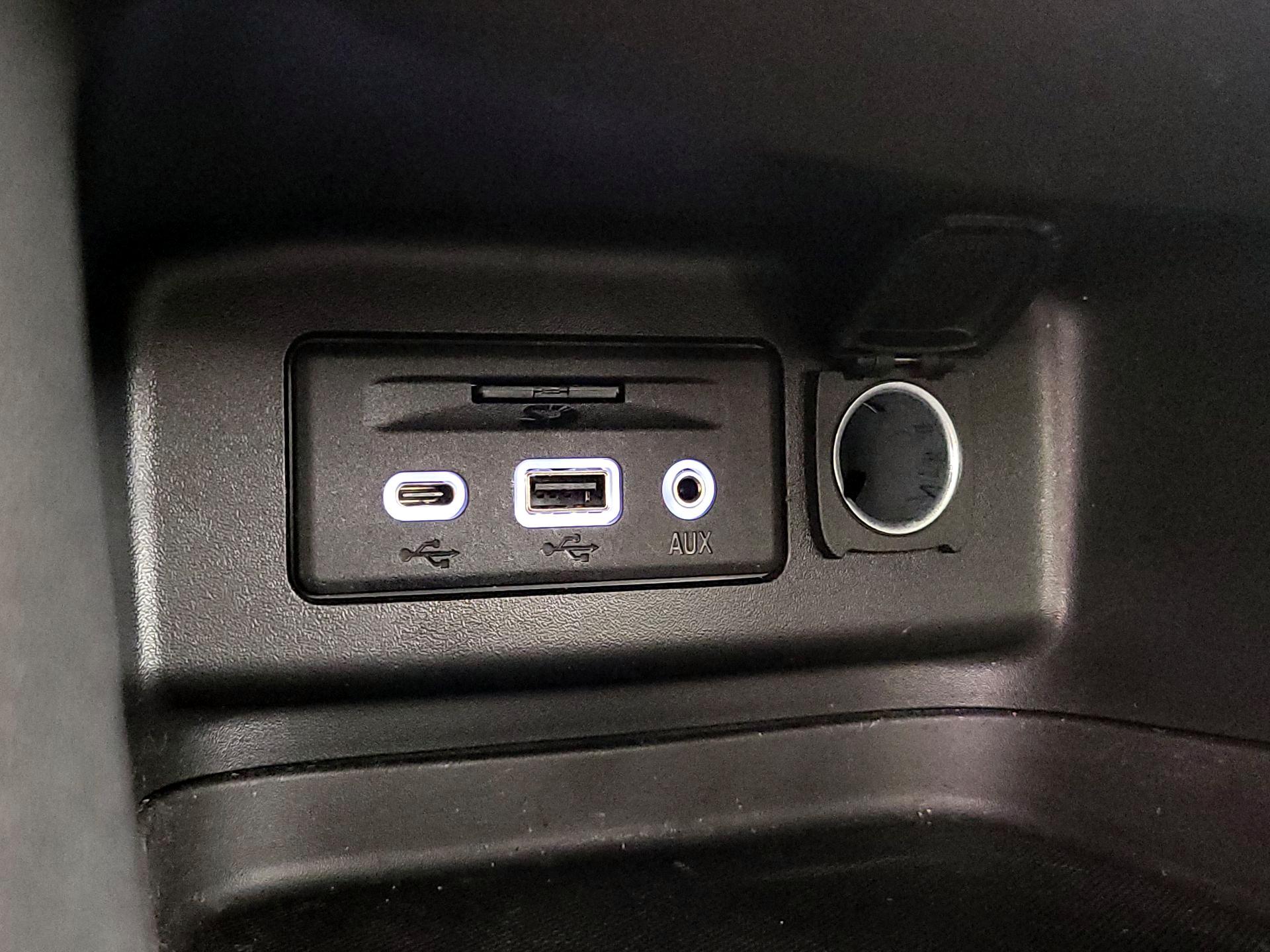 Thumbnail: 2022 Chevrolet Equinox - 18