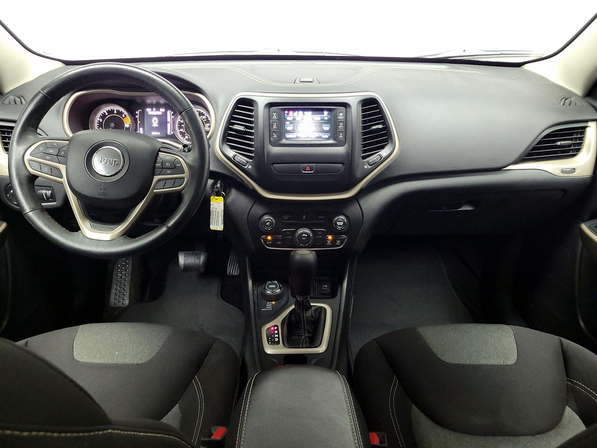 Thumbnail: 2017 Jeep Cherokee - 9