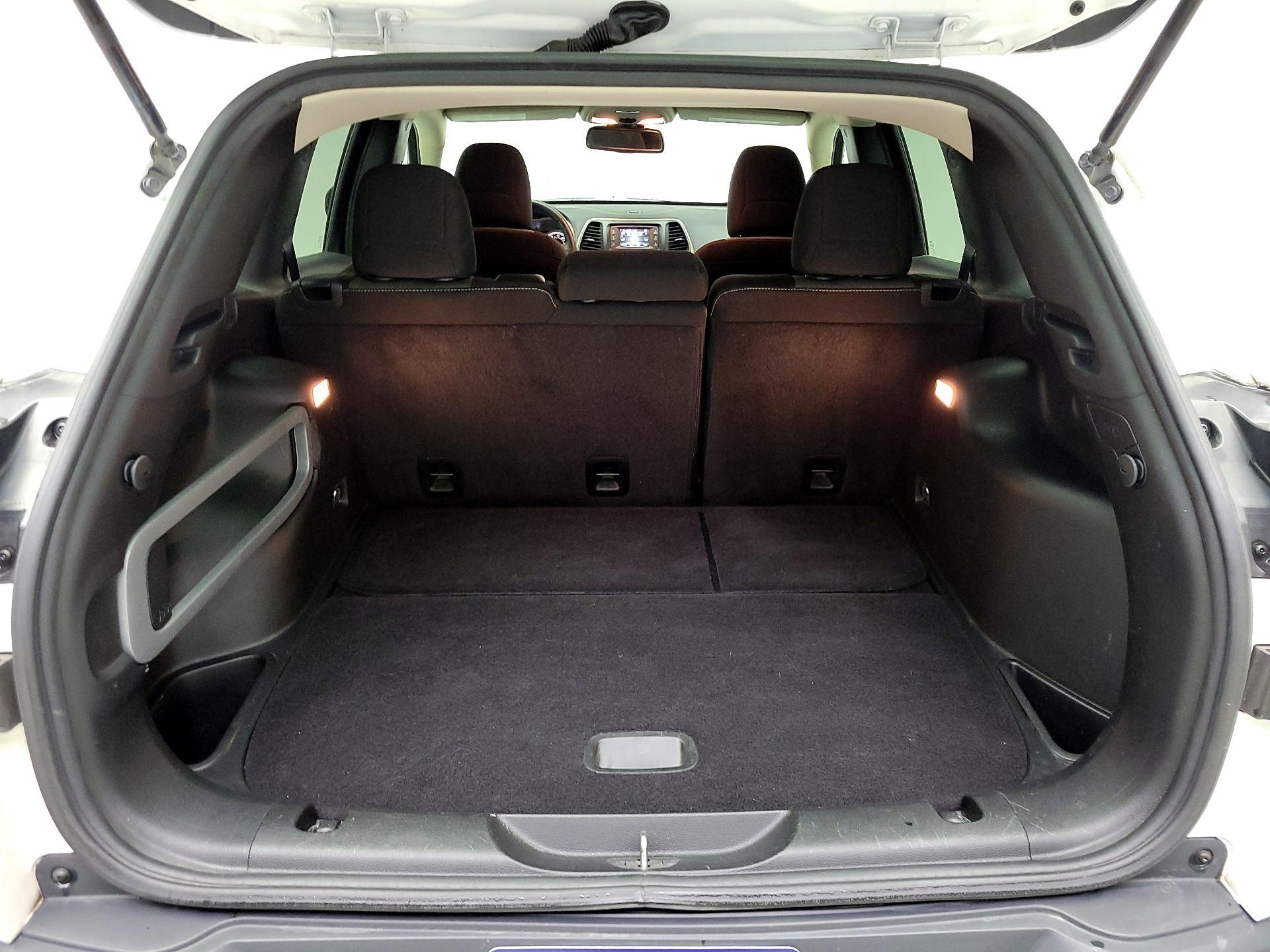 Thumbnail: 2017 Jeep Cherokee - 19