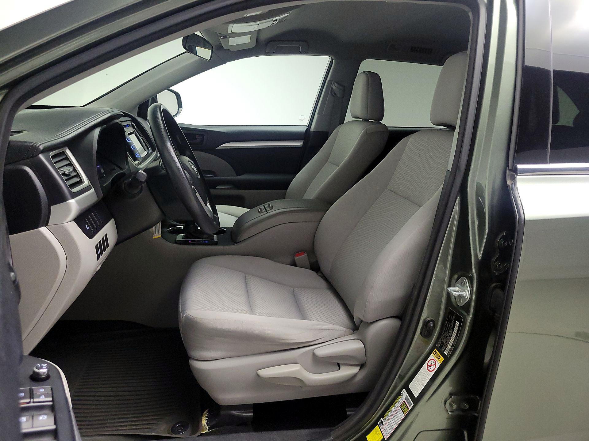 Thumbnail: 2017 Toyota Highlander - 11