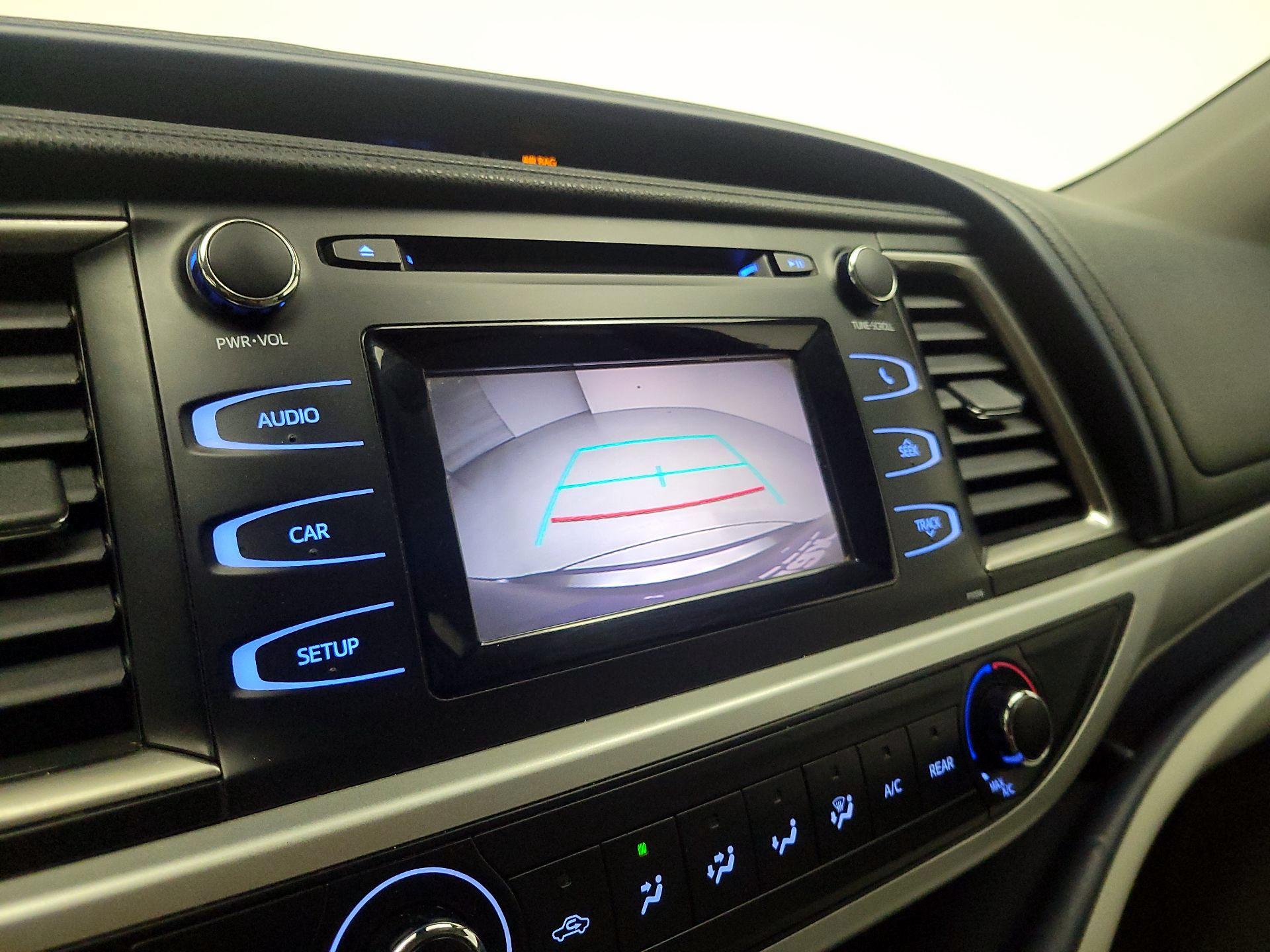 Thumbnail: 2017 Toyota Highlander - 14