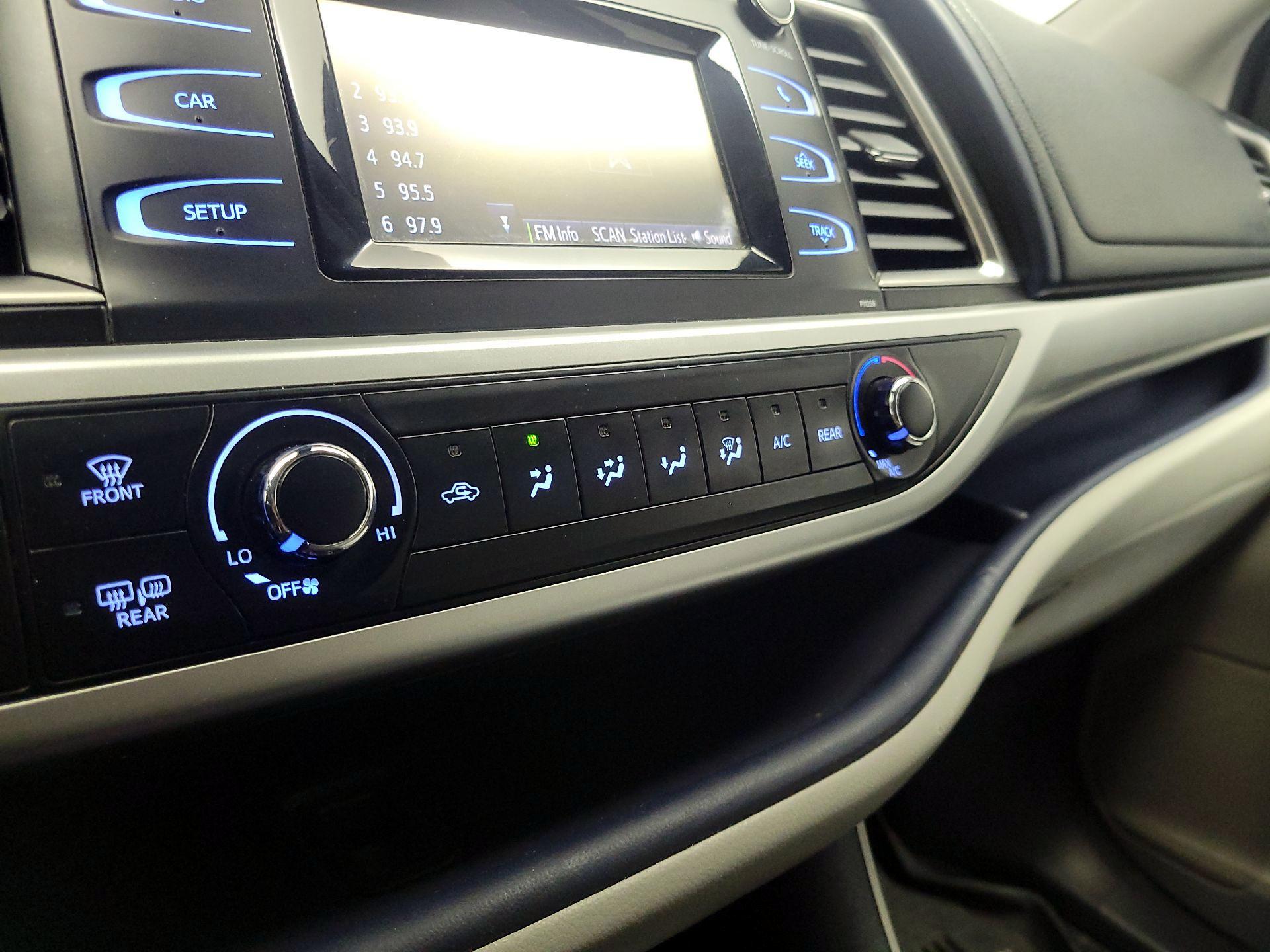 Thumbnail: 2017 Toyota Highlander - 16