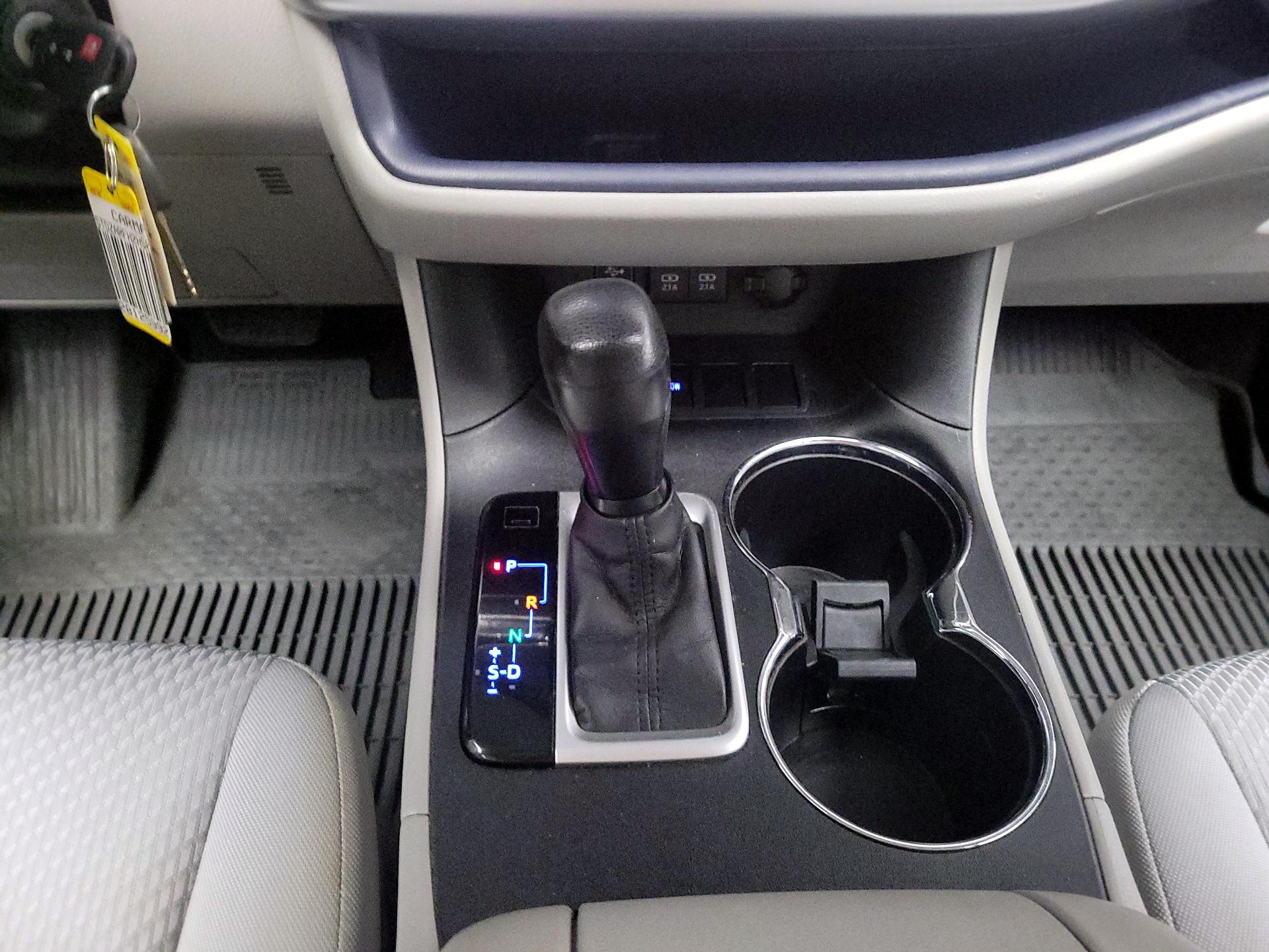 Thumbnail: 2017 Toyota Highlander - 17