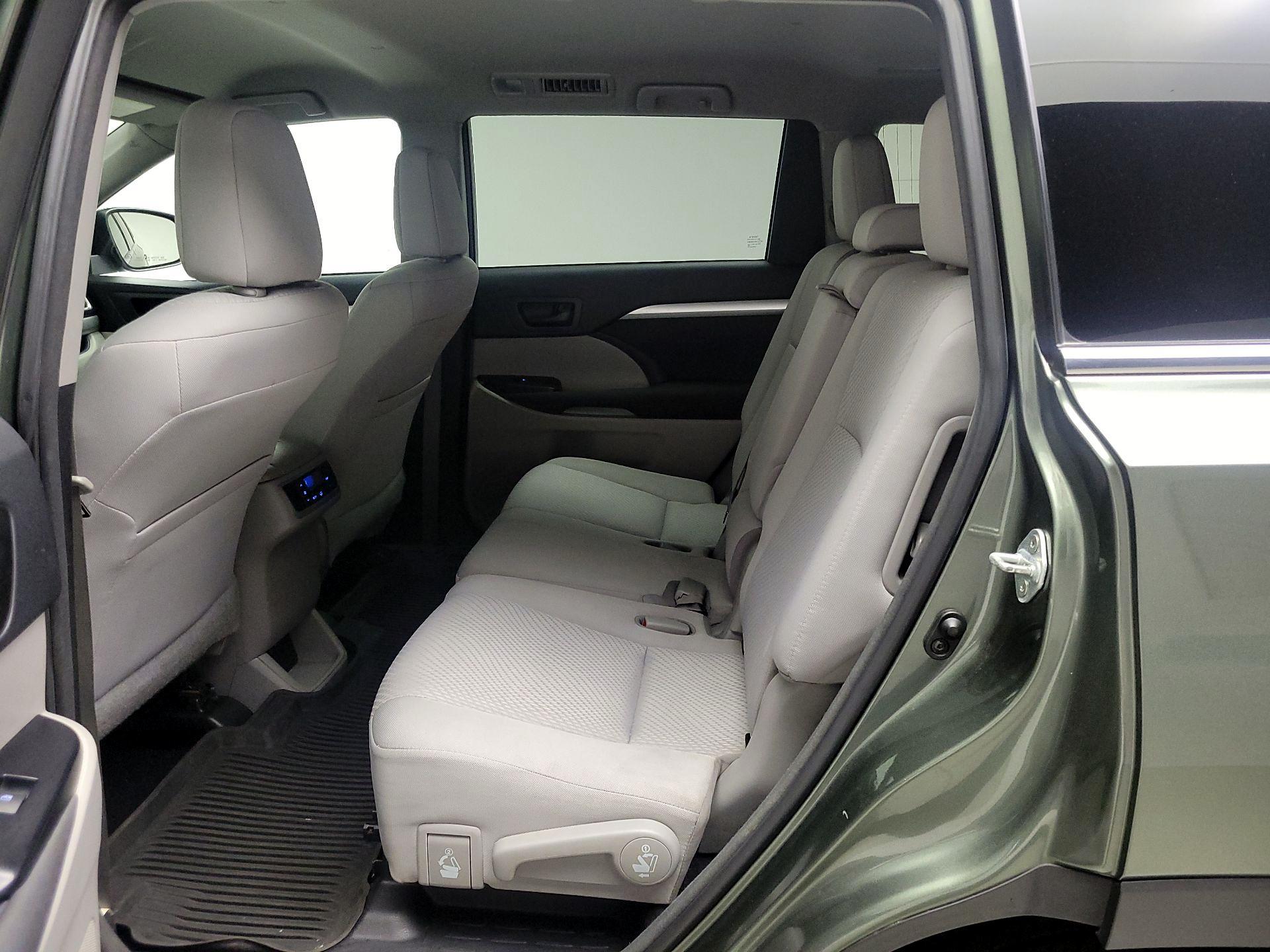 Thumbnail: 2017 Toyota Highlander - 19