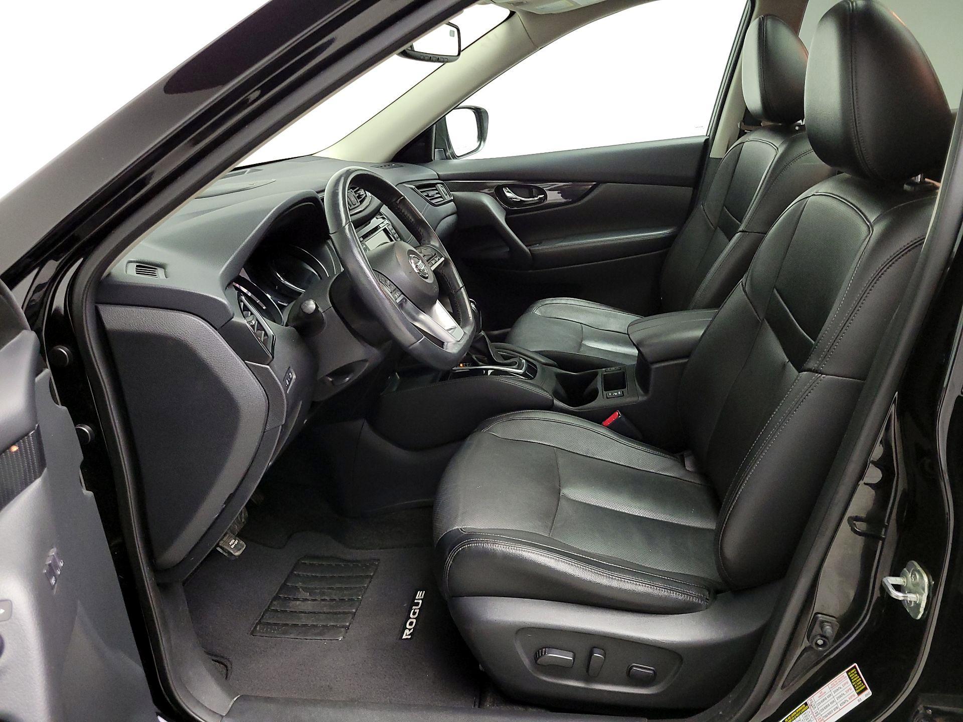 Thumbnail: 2017 Nissan Rogue - 11