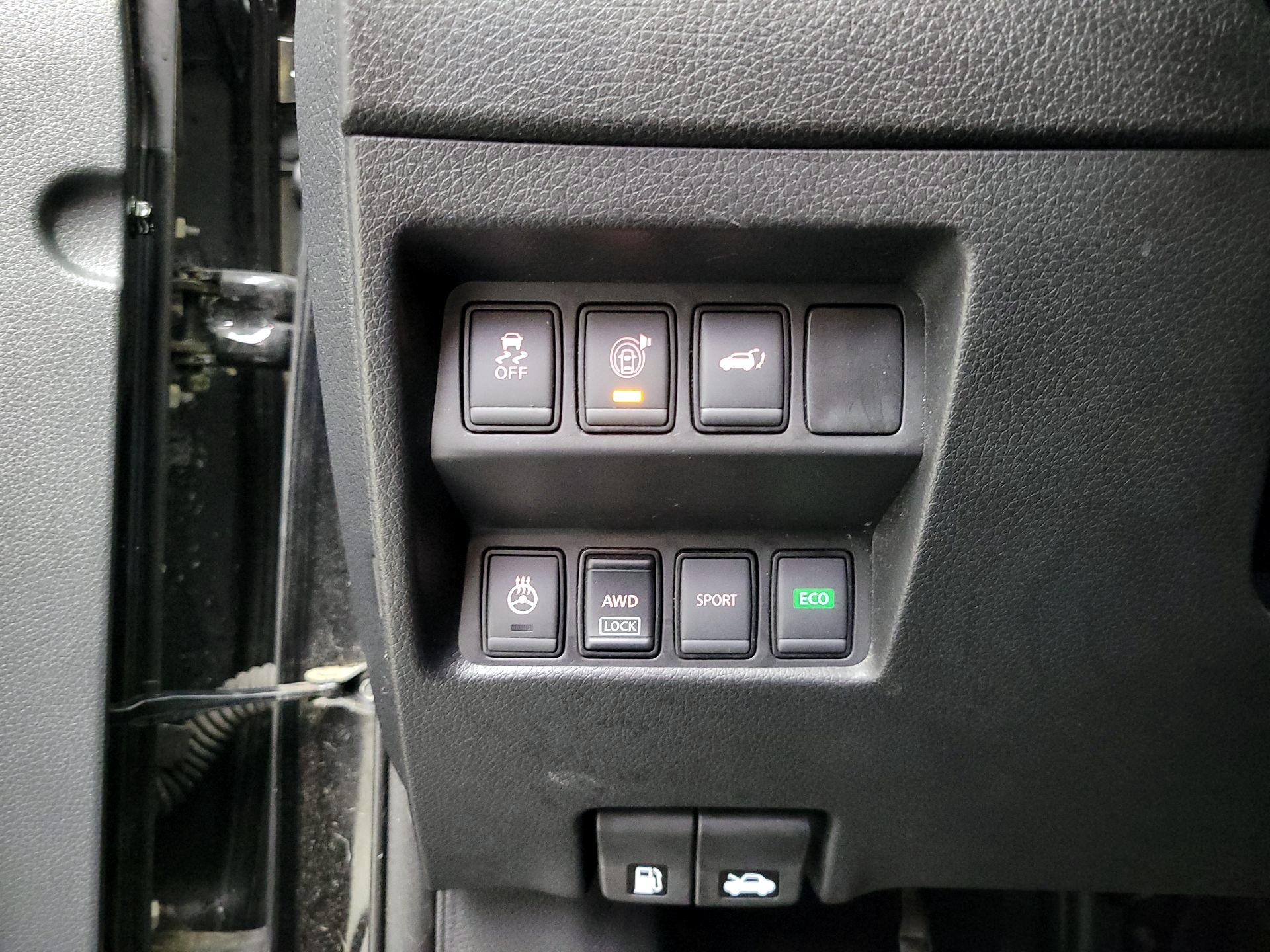 Thumbnail: 2017 Nissan Rogue - 13