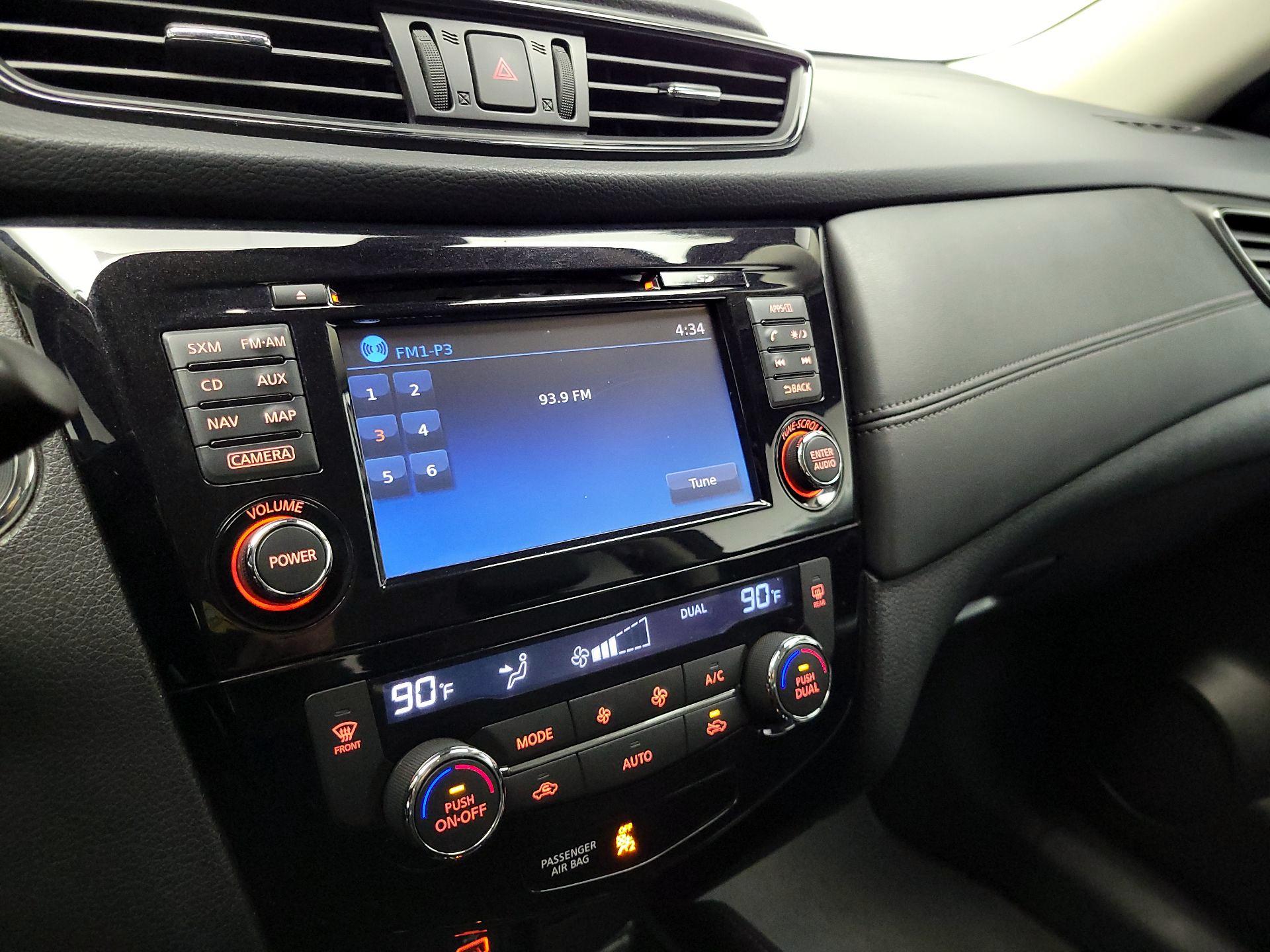 Thumbnail: 2017 Nissan Rogue - 16