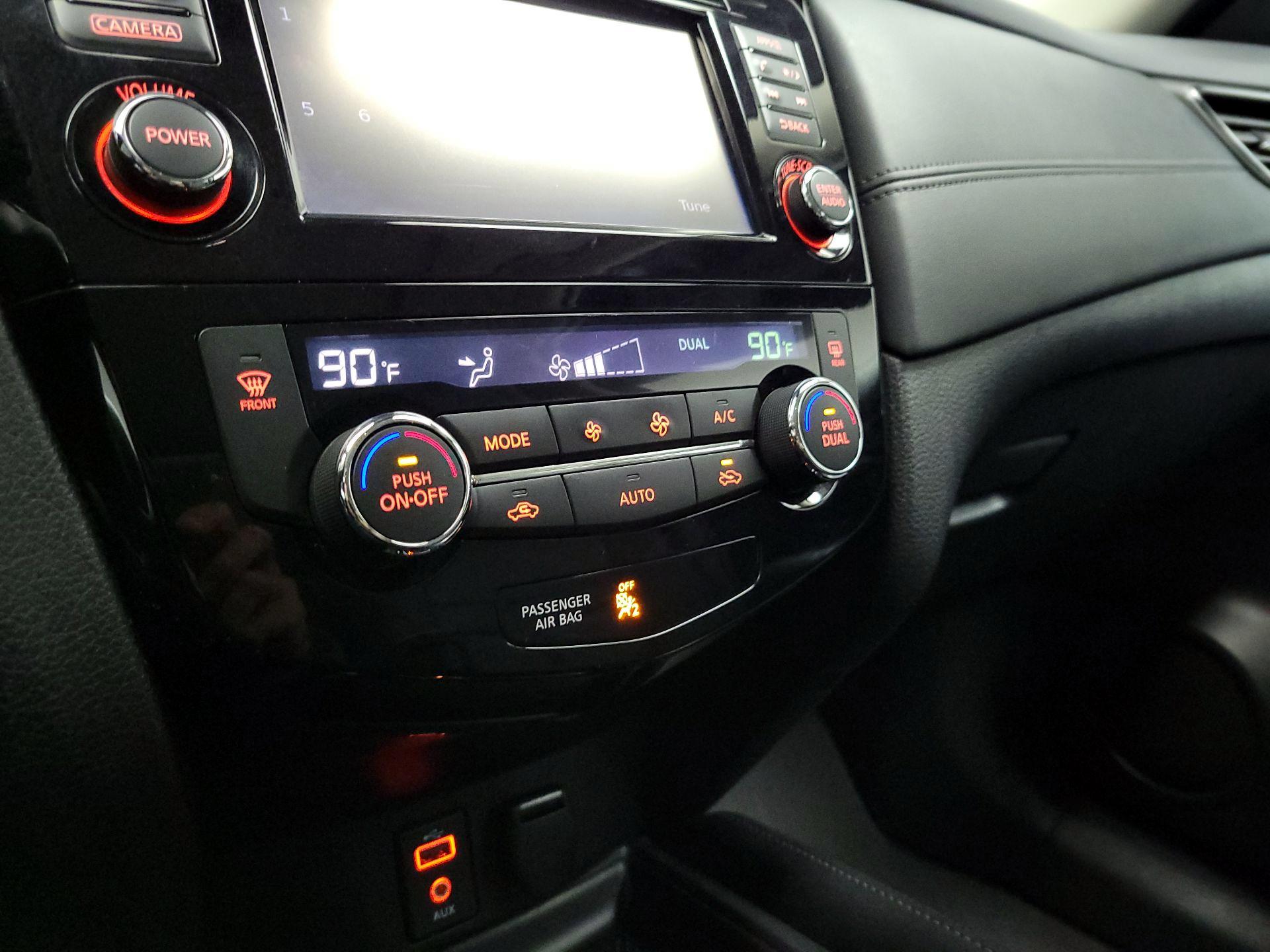 Thumbnail: 2017 Nissan Rogue - 17