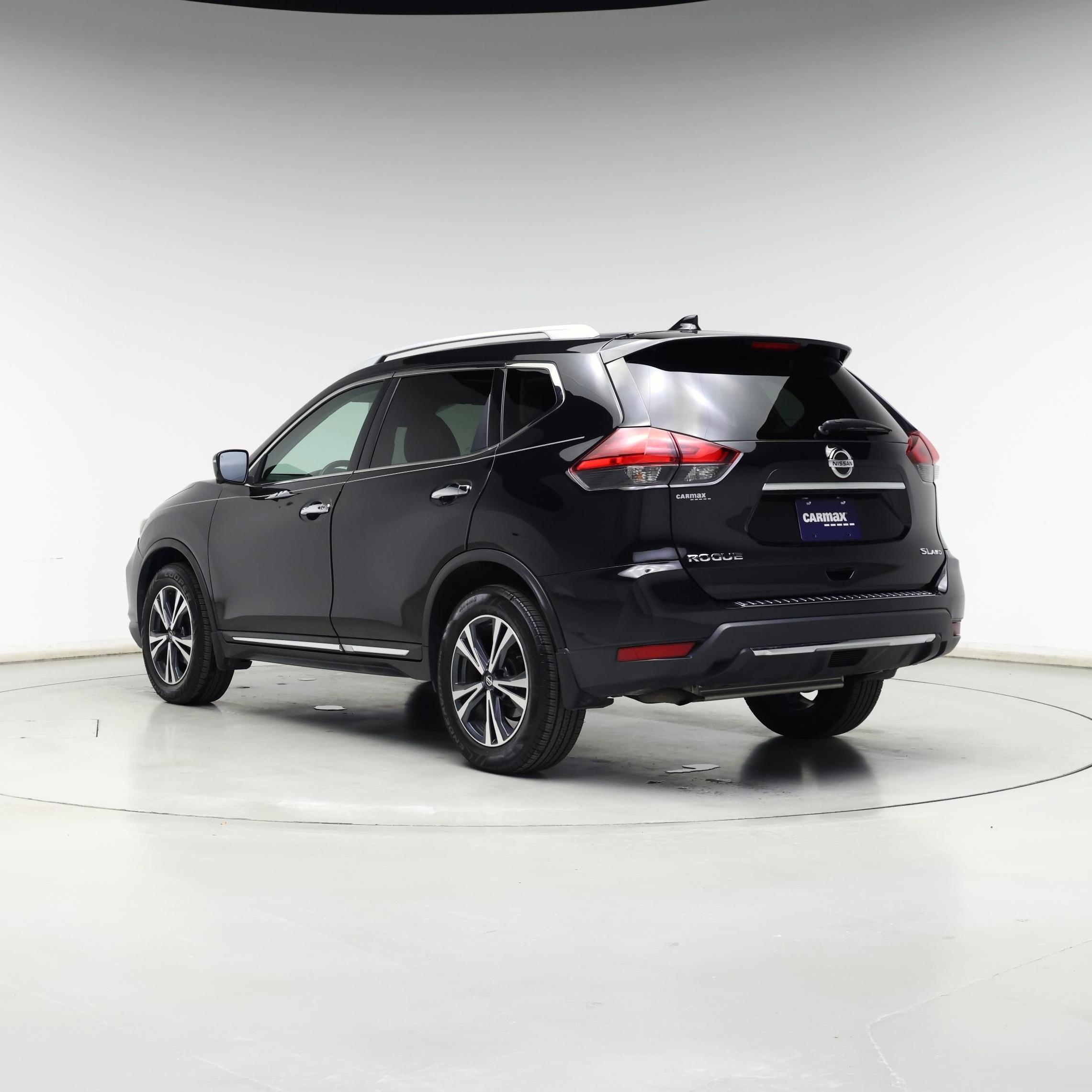 Thumbnail: 2017 Nissan Rogue - 2