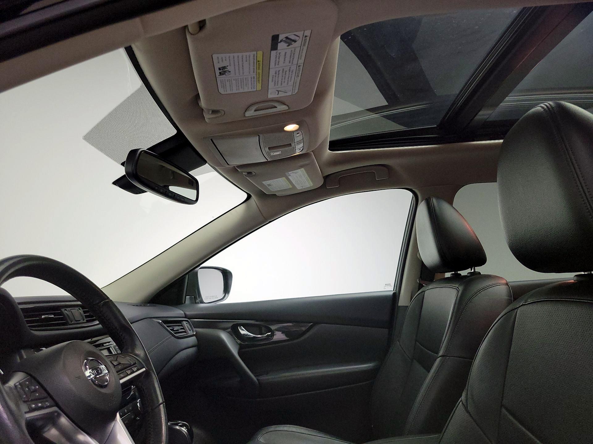 Thumbnail: 2017 Nissan Rogue - 20