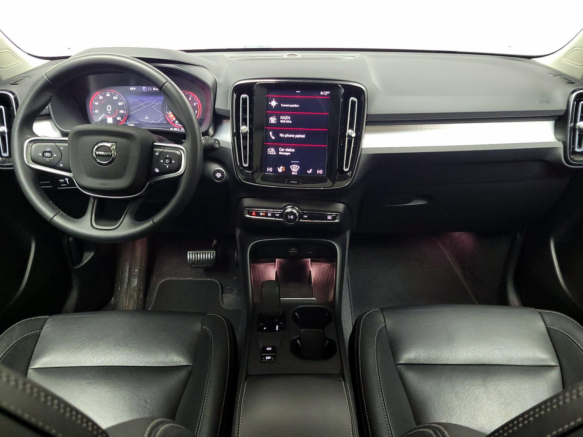 Thumbnail: 2022 Volvo XC40 - 9