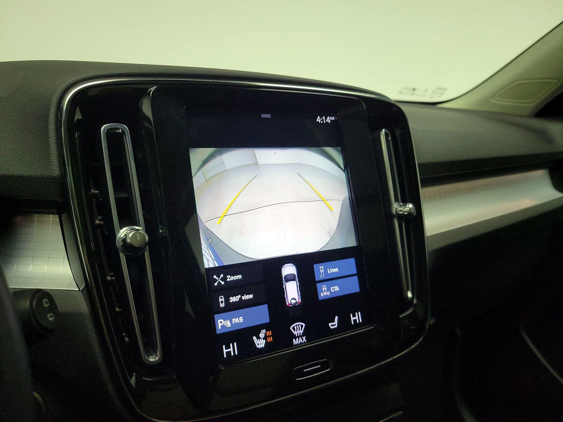 Thumbnail: 2022 Volvo XC40 - 15