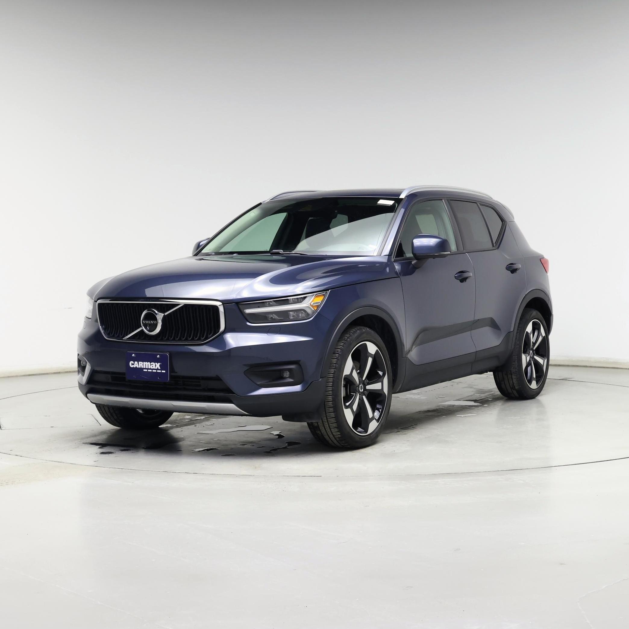 Thumbnail: 2022 Volvo XC40 - 4