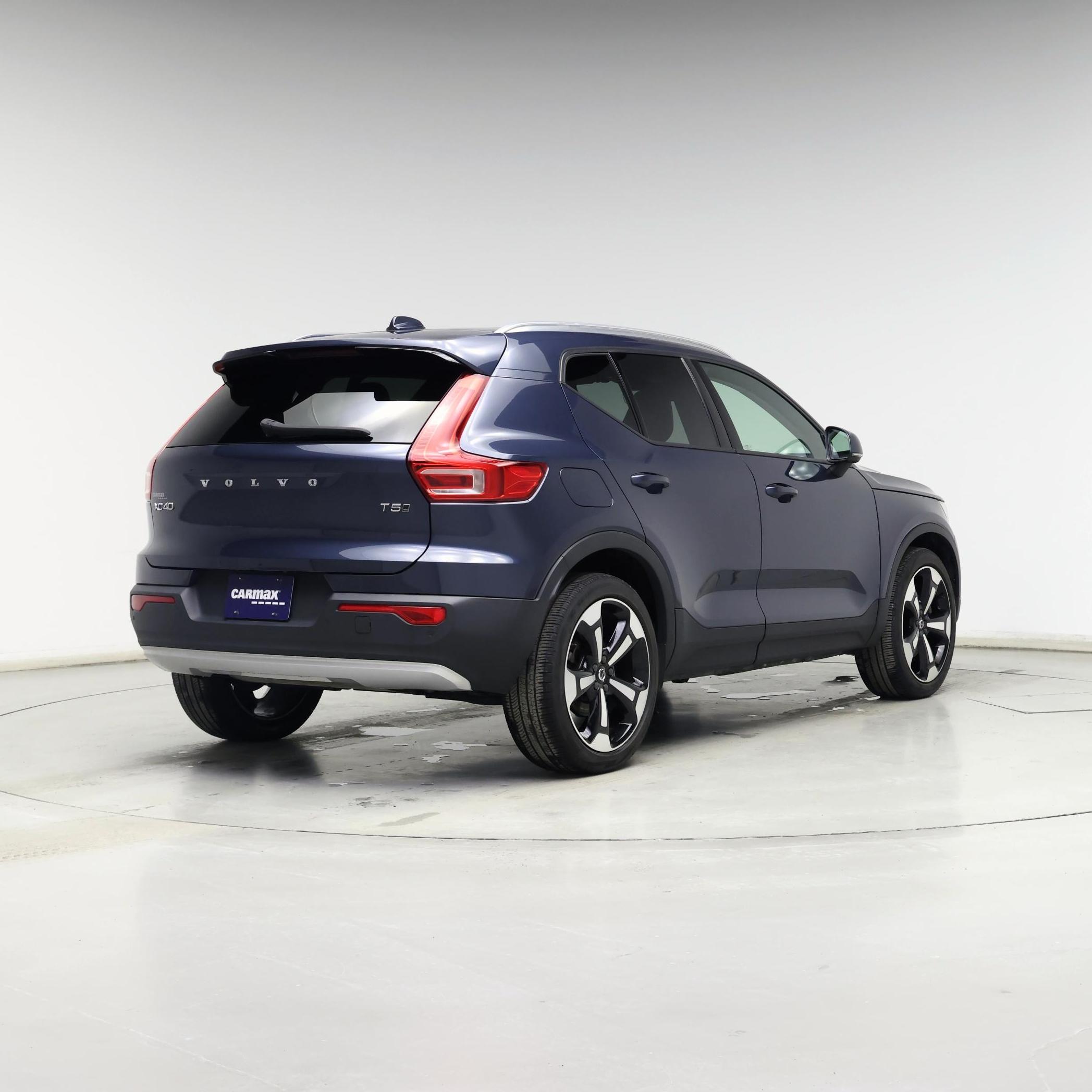 Thumbnail: 2022 Volvo XC40 - 8
