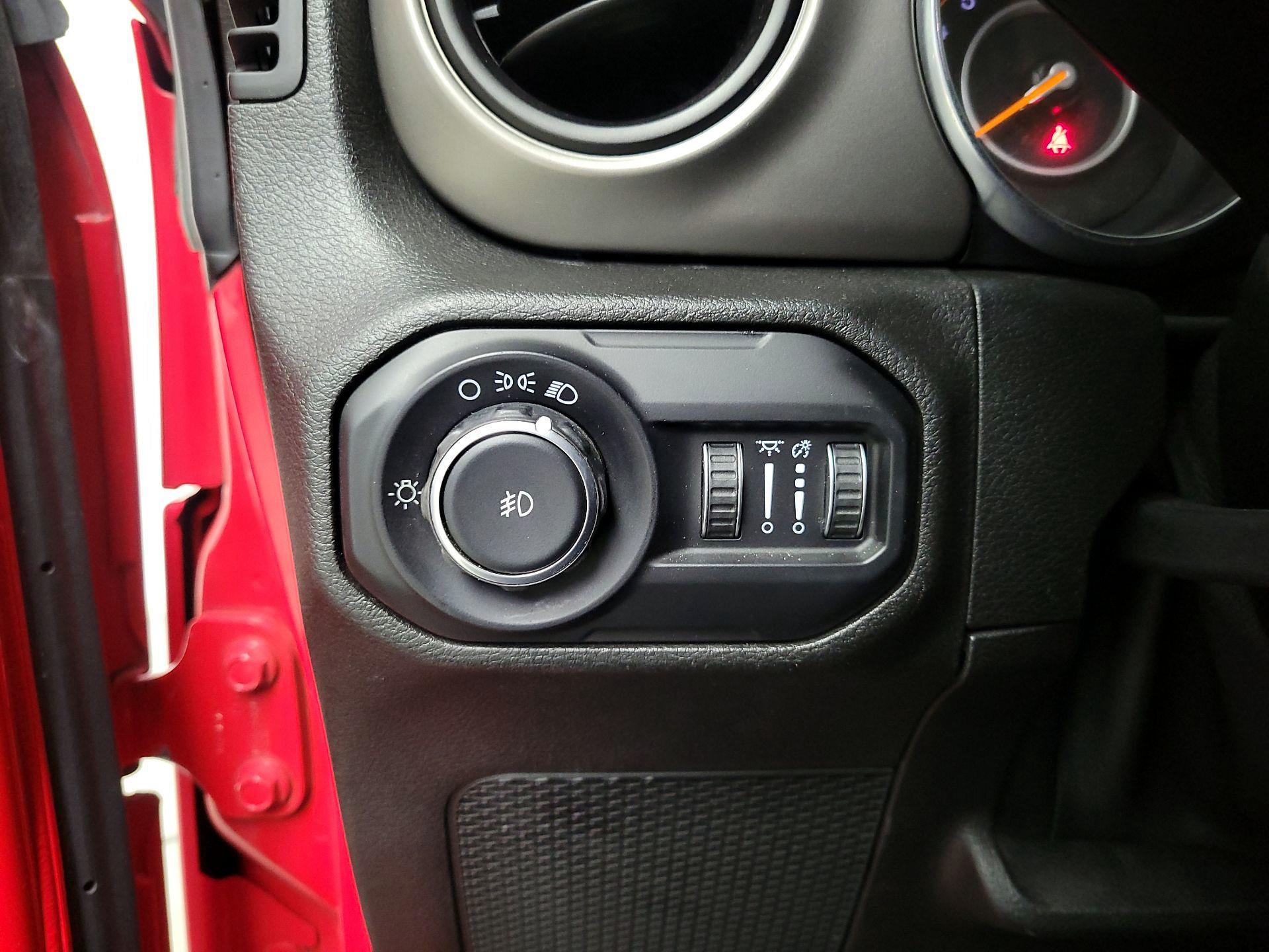 Thumbnail: 2018 Jeep Wrangler - 13