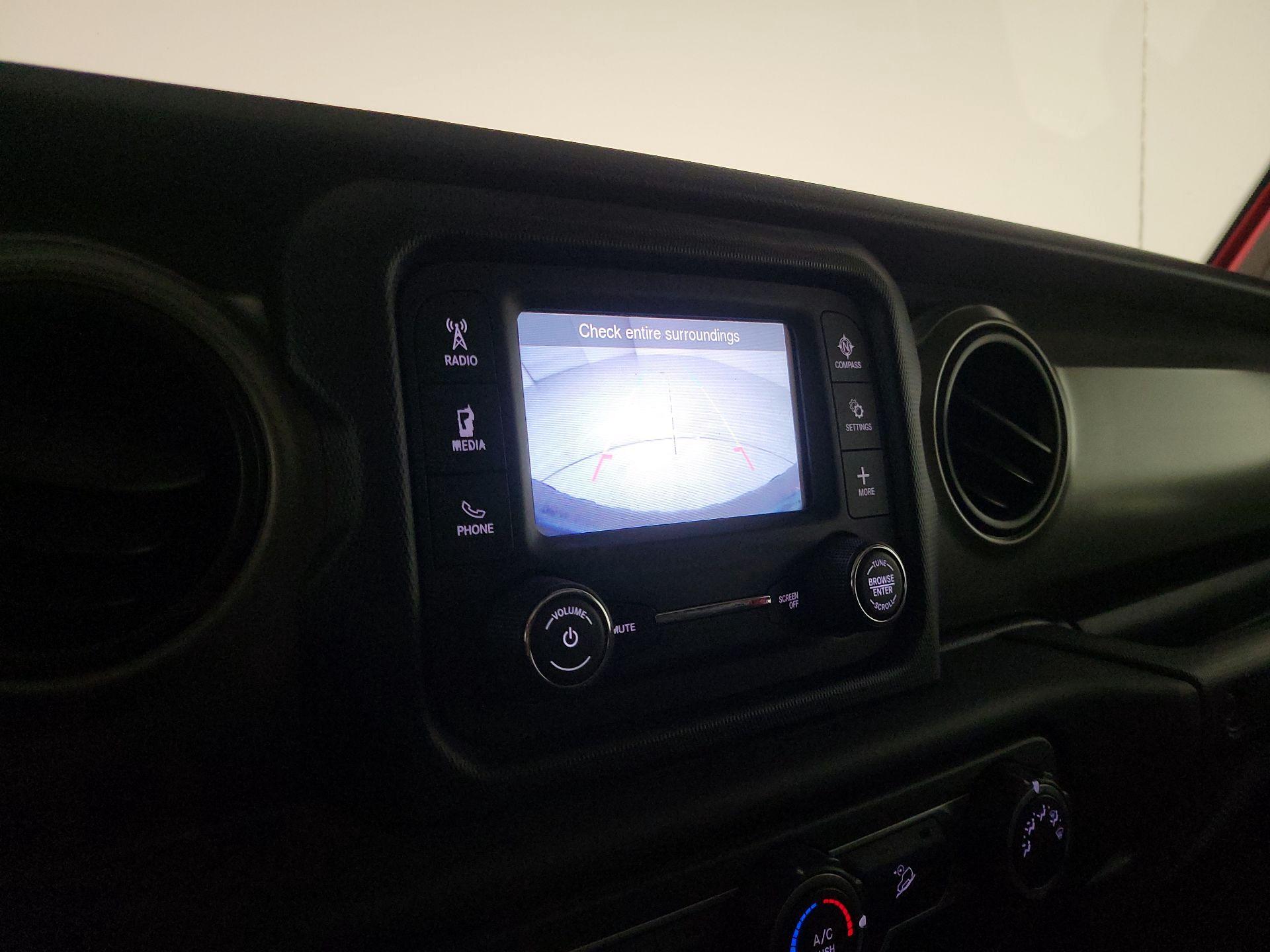 Thumbnail: 2018 Jeep Wrangler - 14