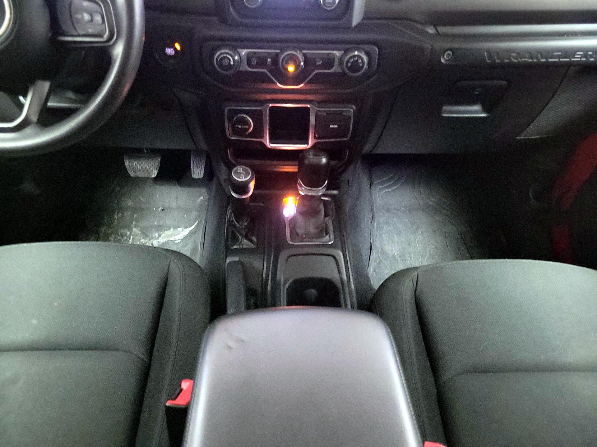 Thumbnail: 2018 Jeep Wrangler - 17