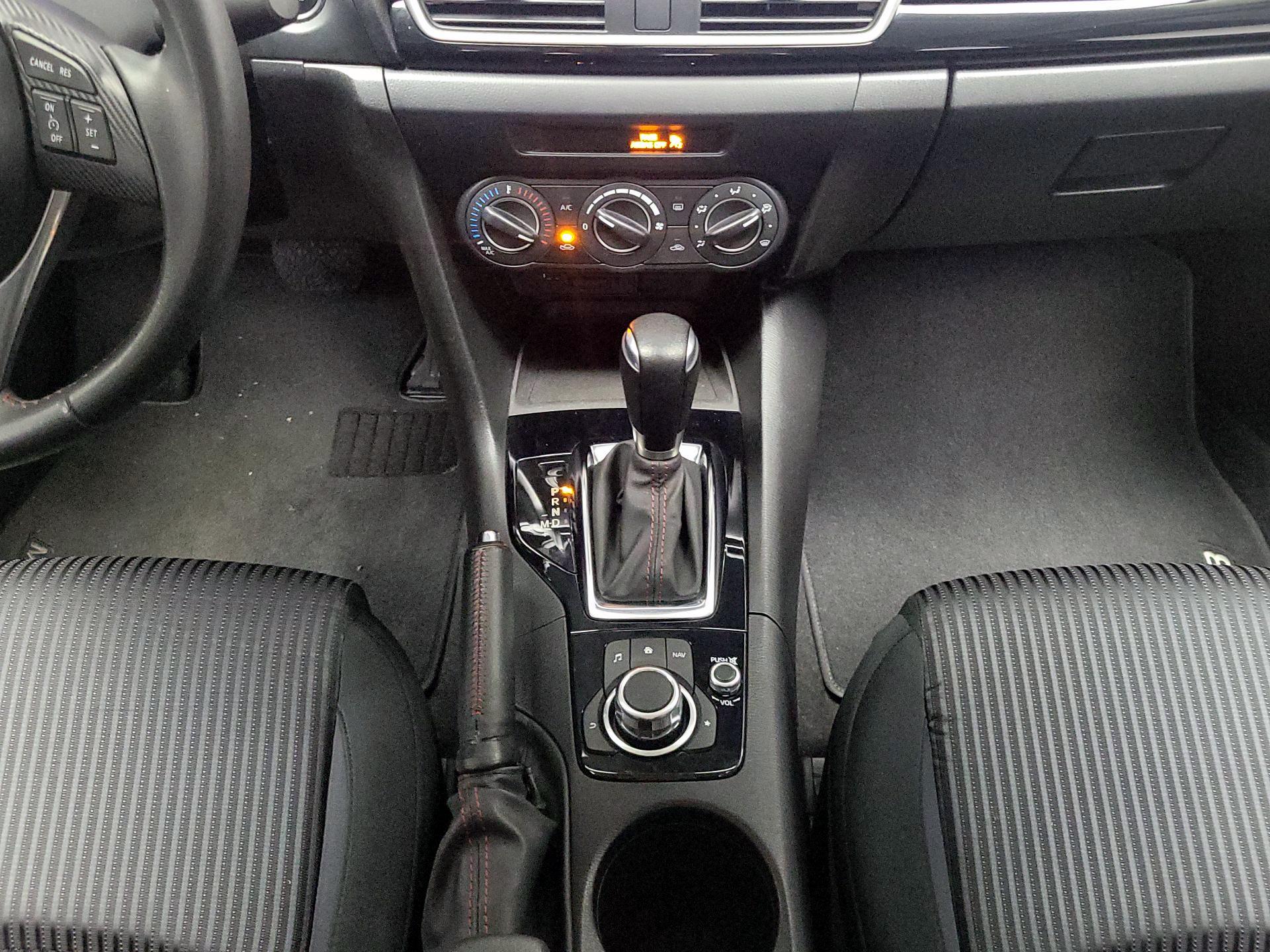 Thumbnail: 2016 Mazda Mazda3 - 17