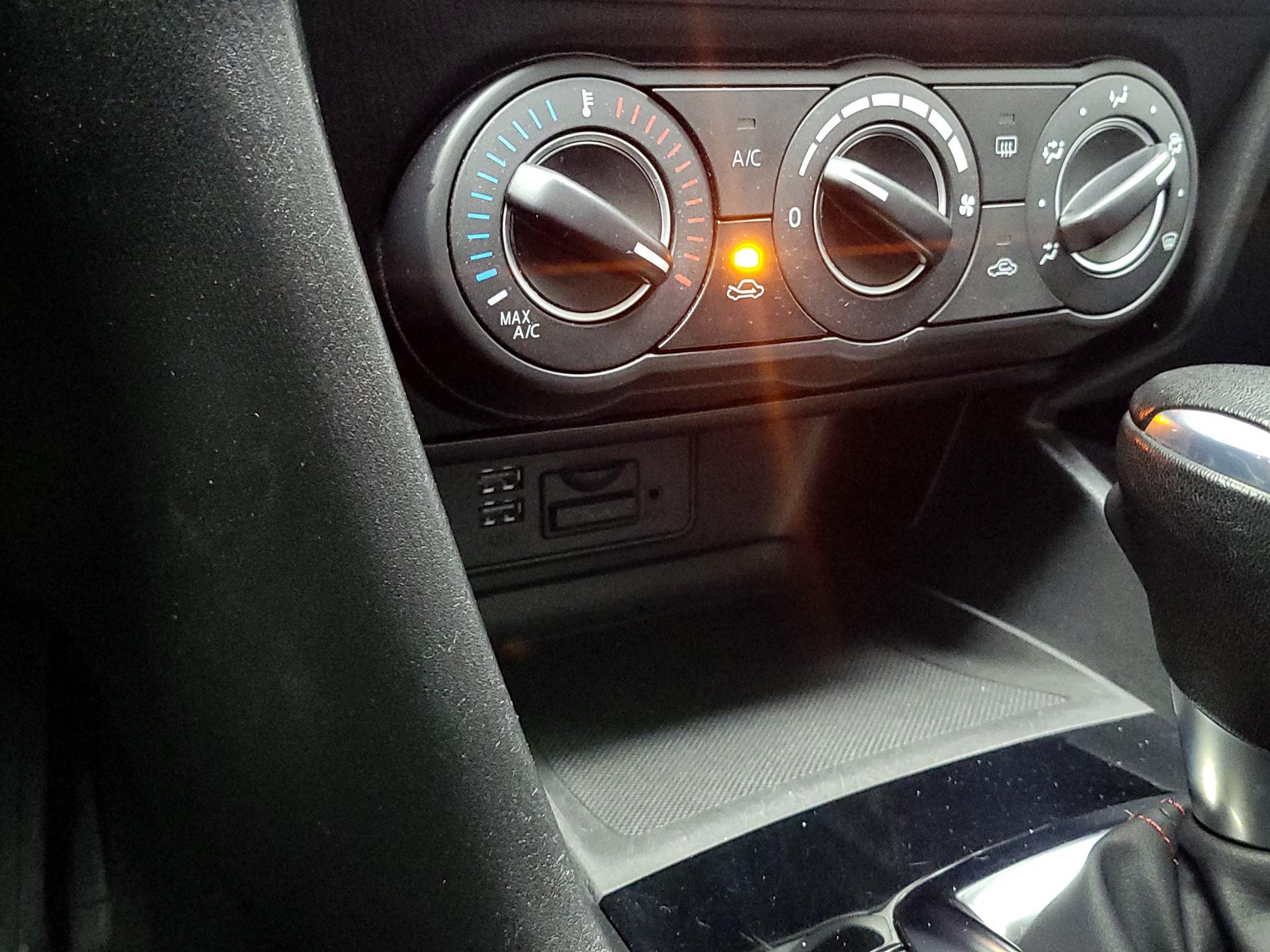 Thumbnail: 2016 Mazda Mazda3 - 18