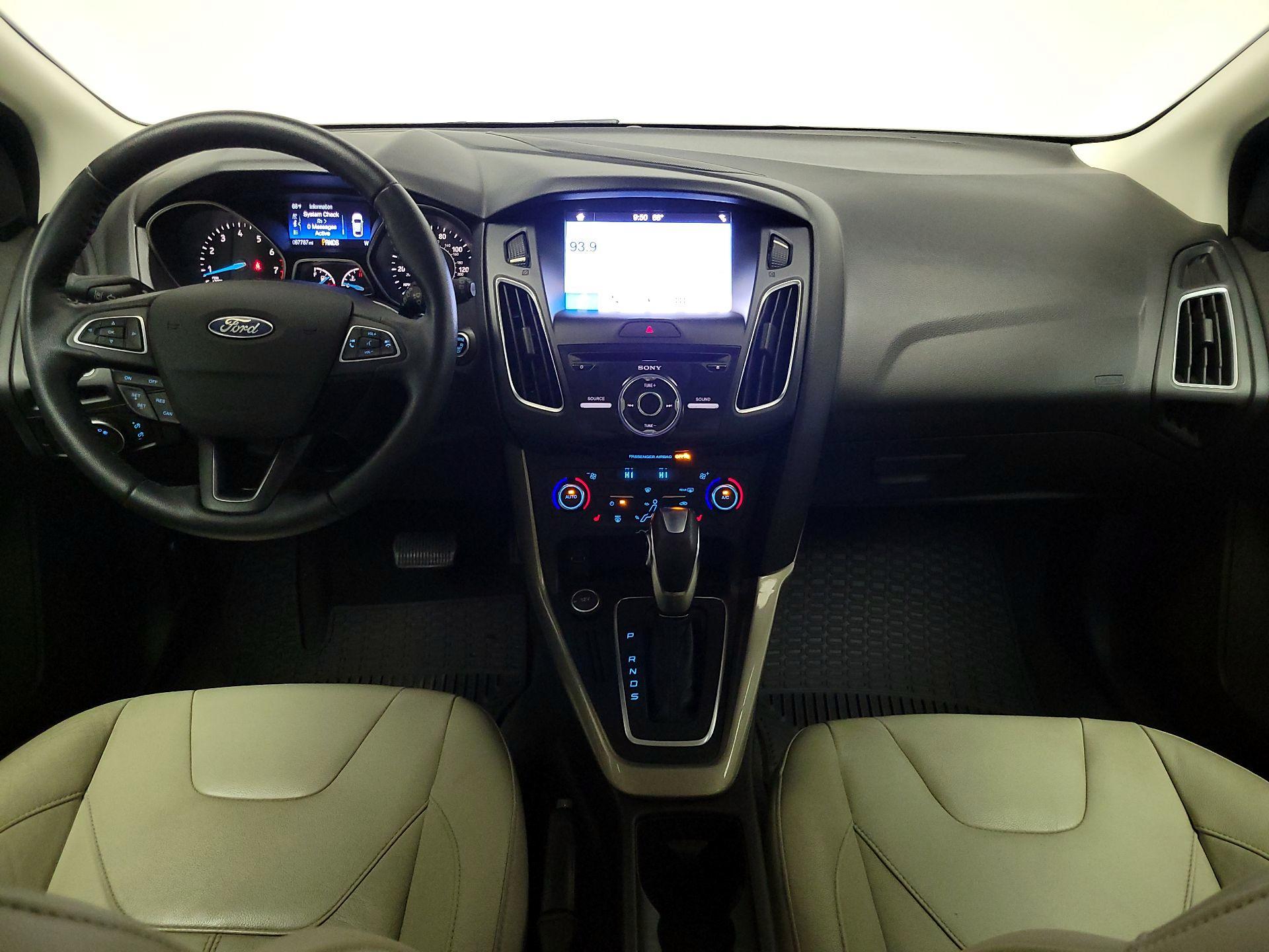 Thumbnail: 2016 Ford Focus - 9