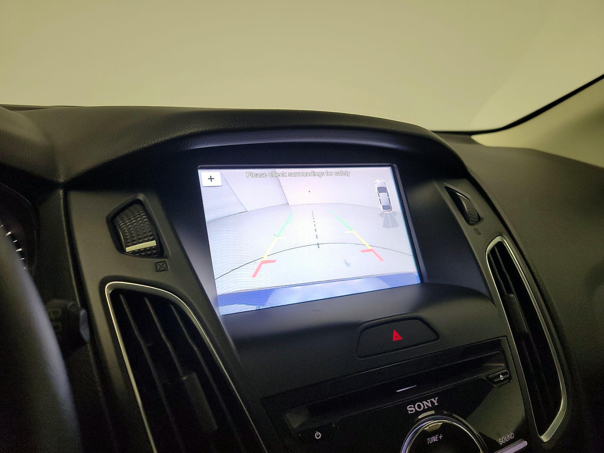 Thumbnail: 2016 Ford Focus - 15