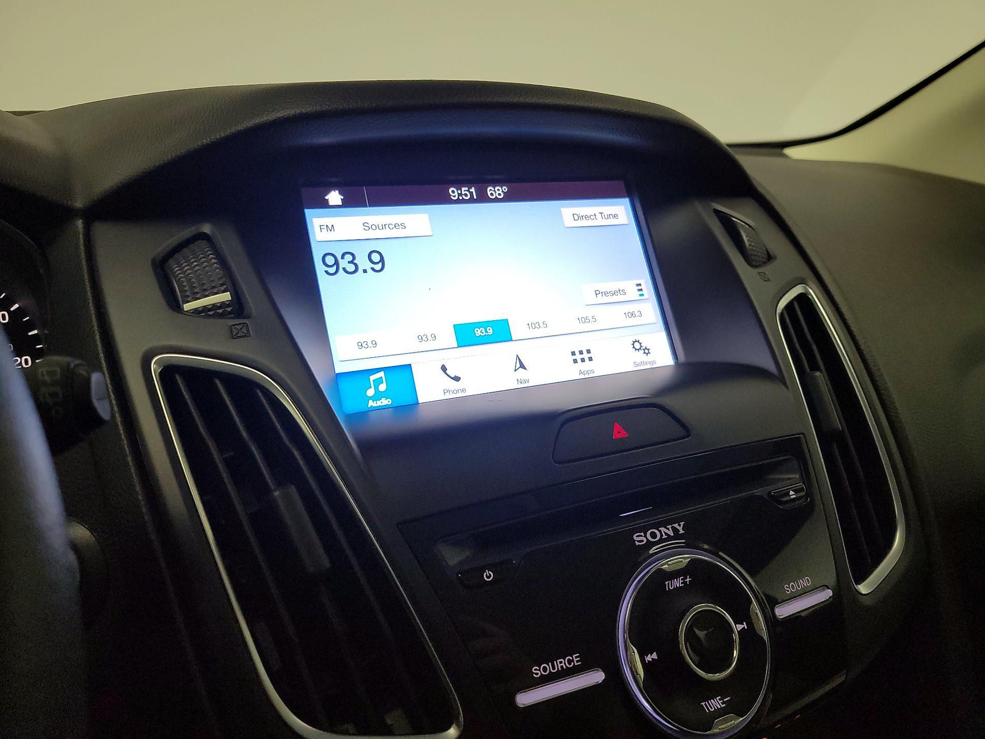 Thumbnail: 2016 Ford Focus - 16