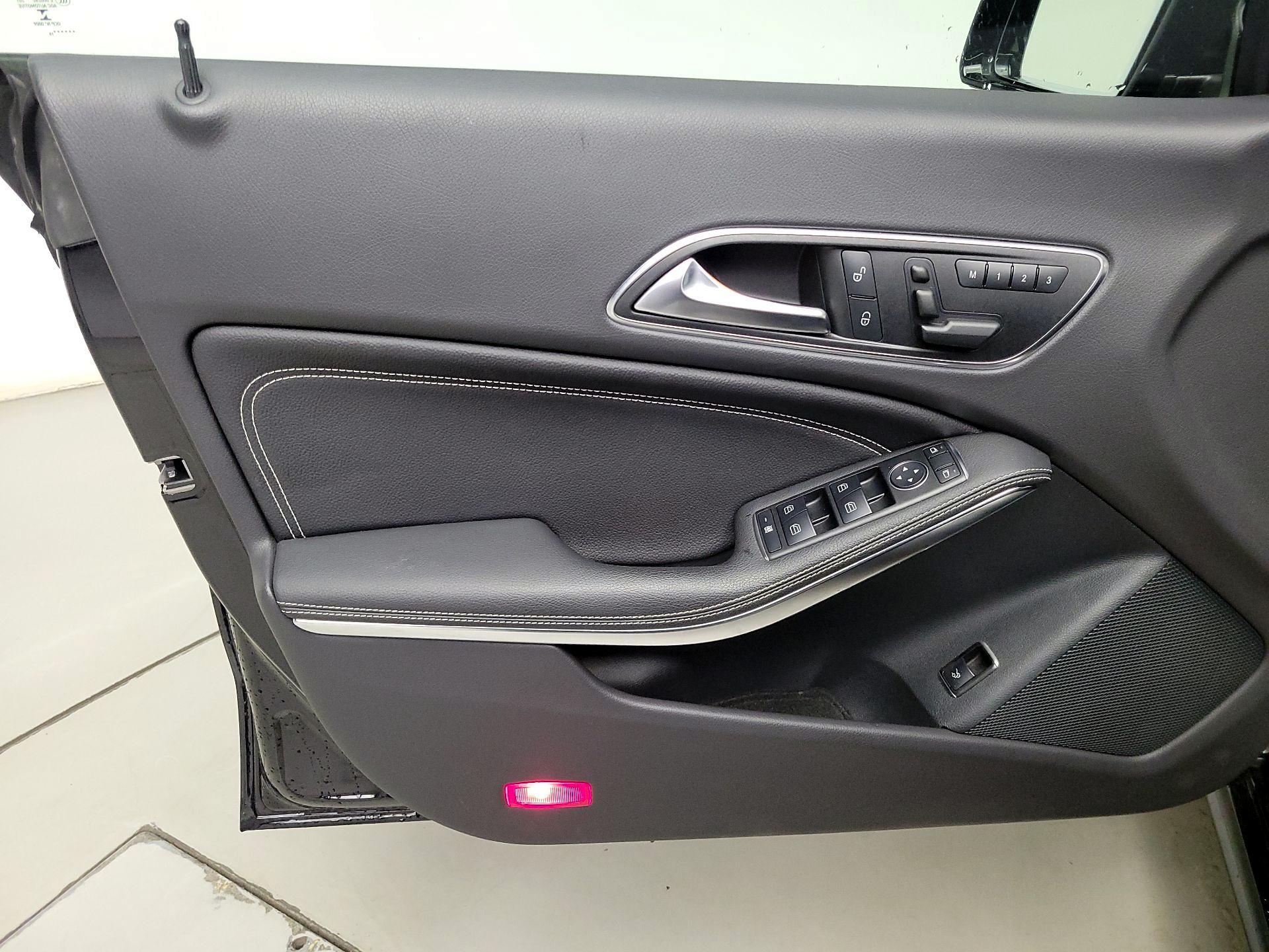 Thumbnail: 2015 Mercedes-Benz CLA - 12