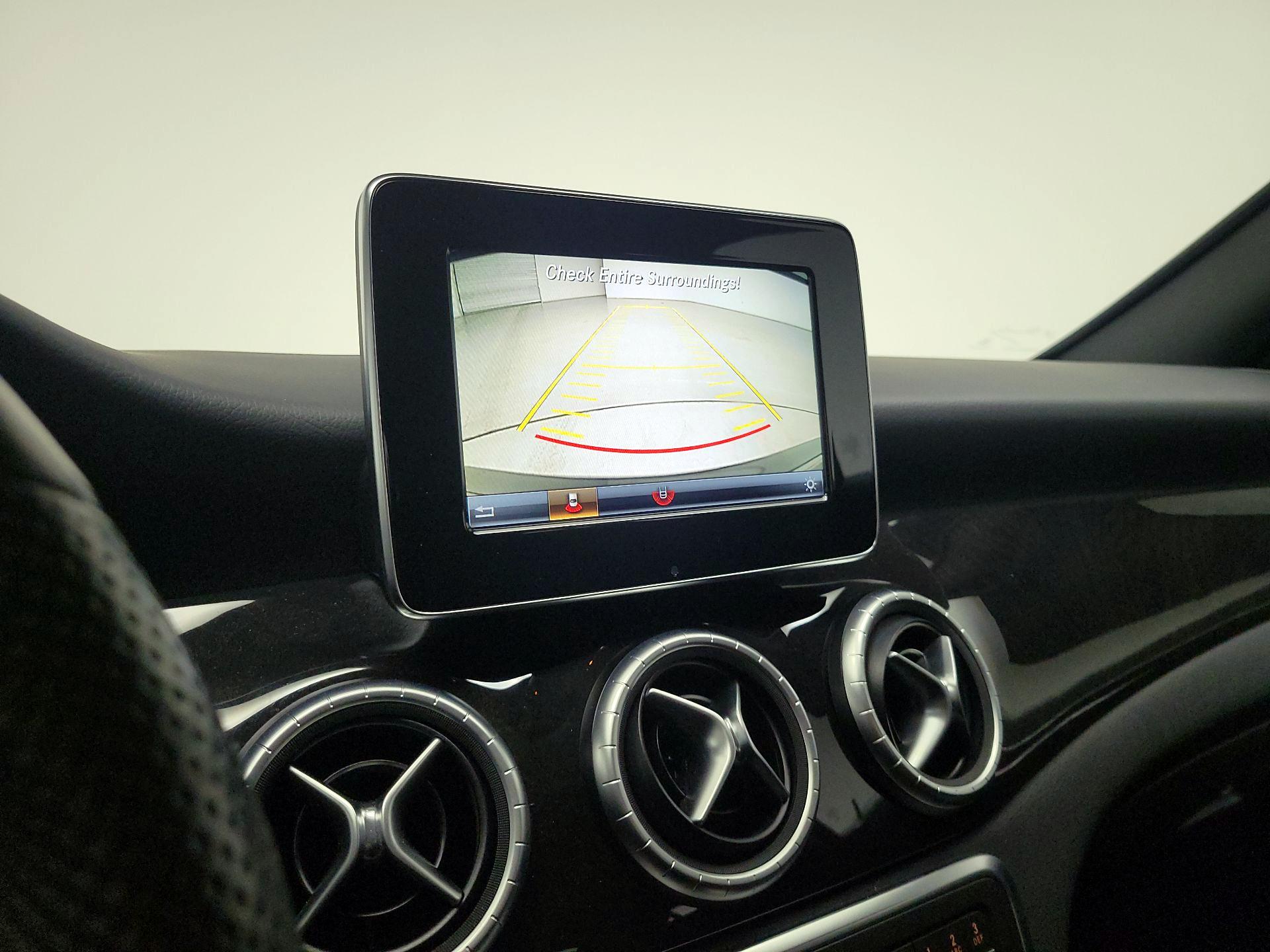 Thumbnail: 2015 Mercedes-Benz CLA - 15