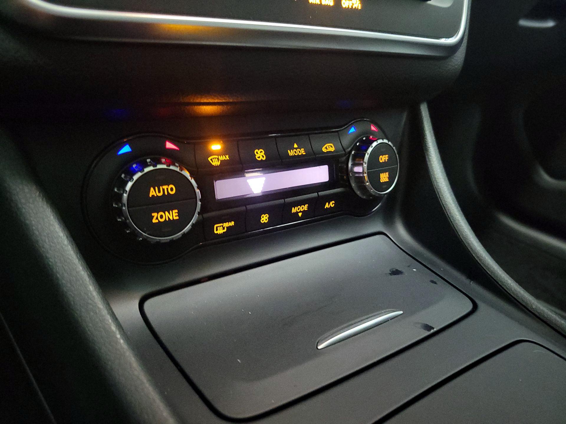 Thumbnail: 2015 Mercedes-Benz CLA - 17