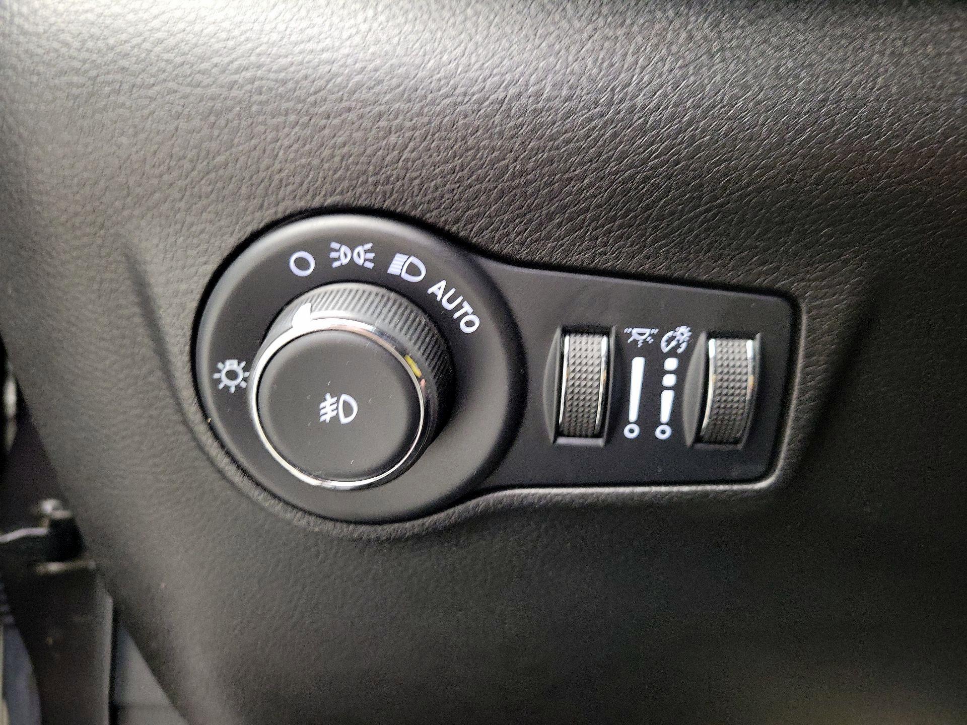 Thumbnail: 2022 Jeep Compass - 13