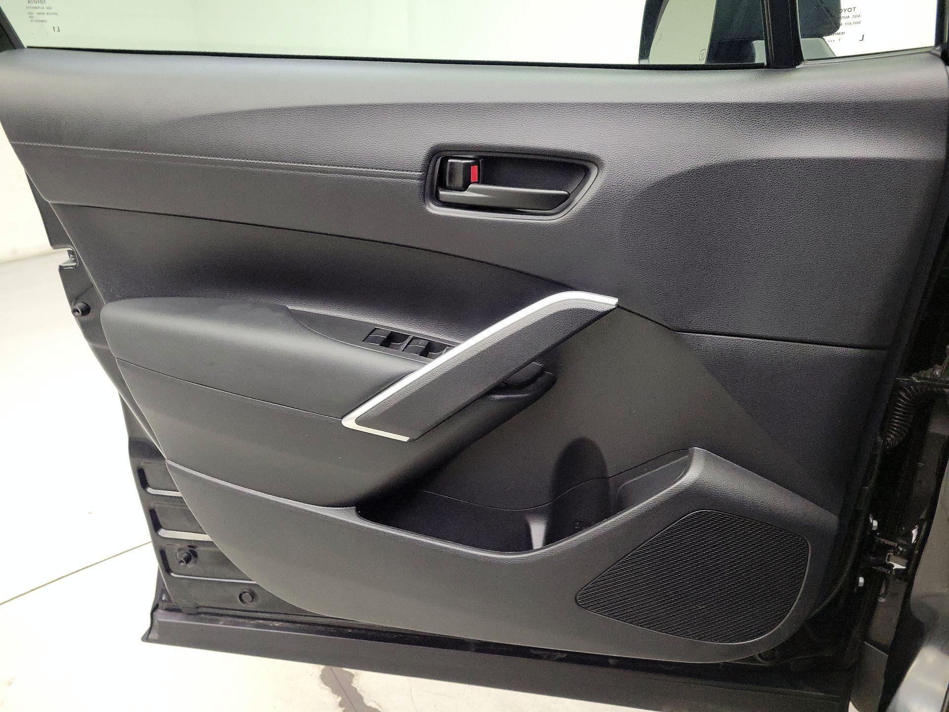 Thumbnail: 2022 Toyota Corolla Cross - 12