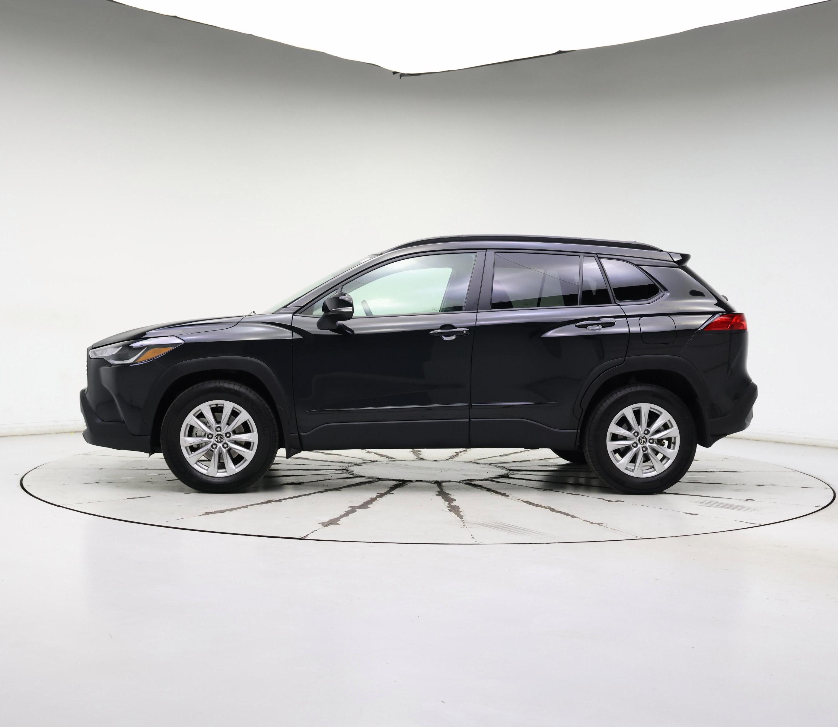 Thumbnail: 2022 Toyota Corolla Cross - 3