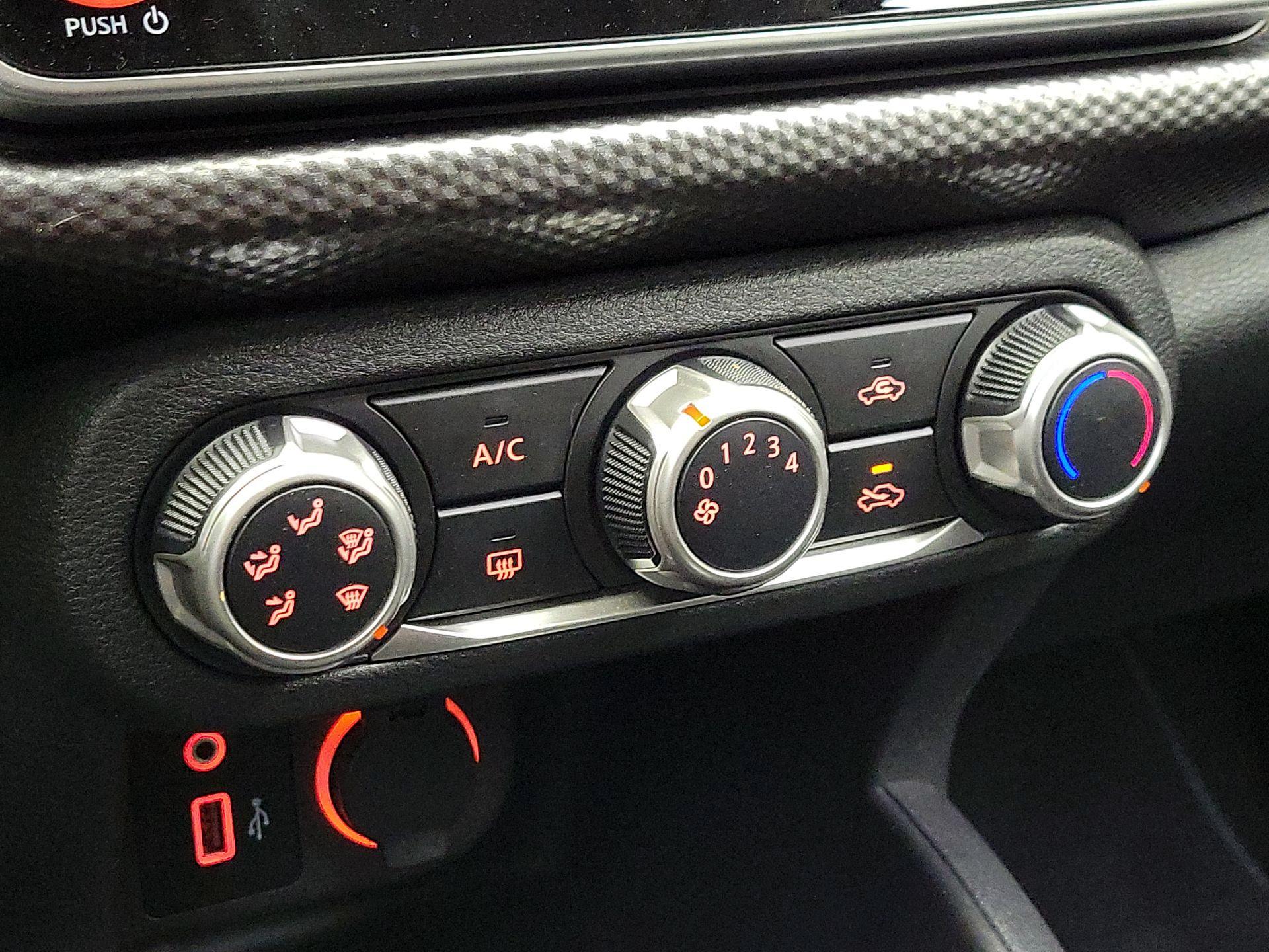 Thumbnail: 2020 Nissan Kicks - 16