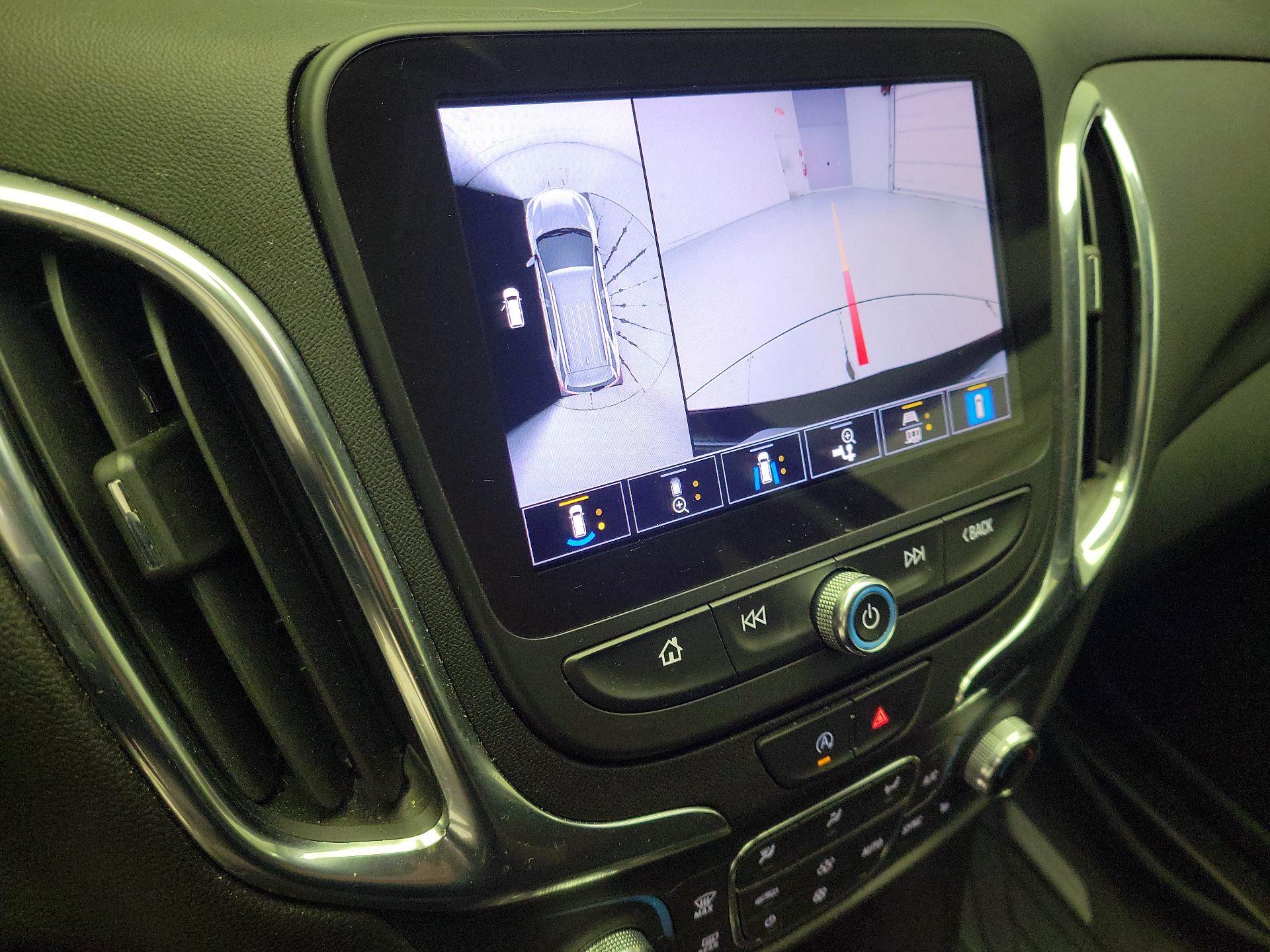 Thumbnail: 2022 Chevrolet Equinox - 14