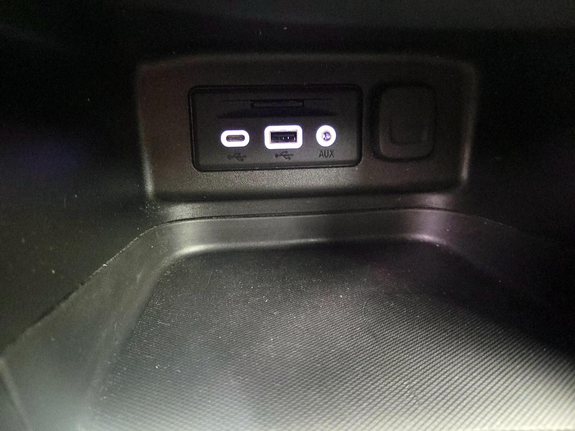 Thumbnail: 2022 Chevrolet Equinox - 18