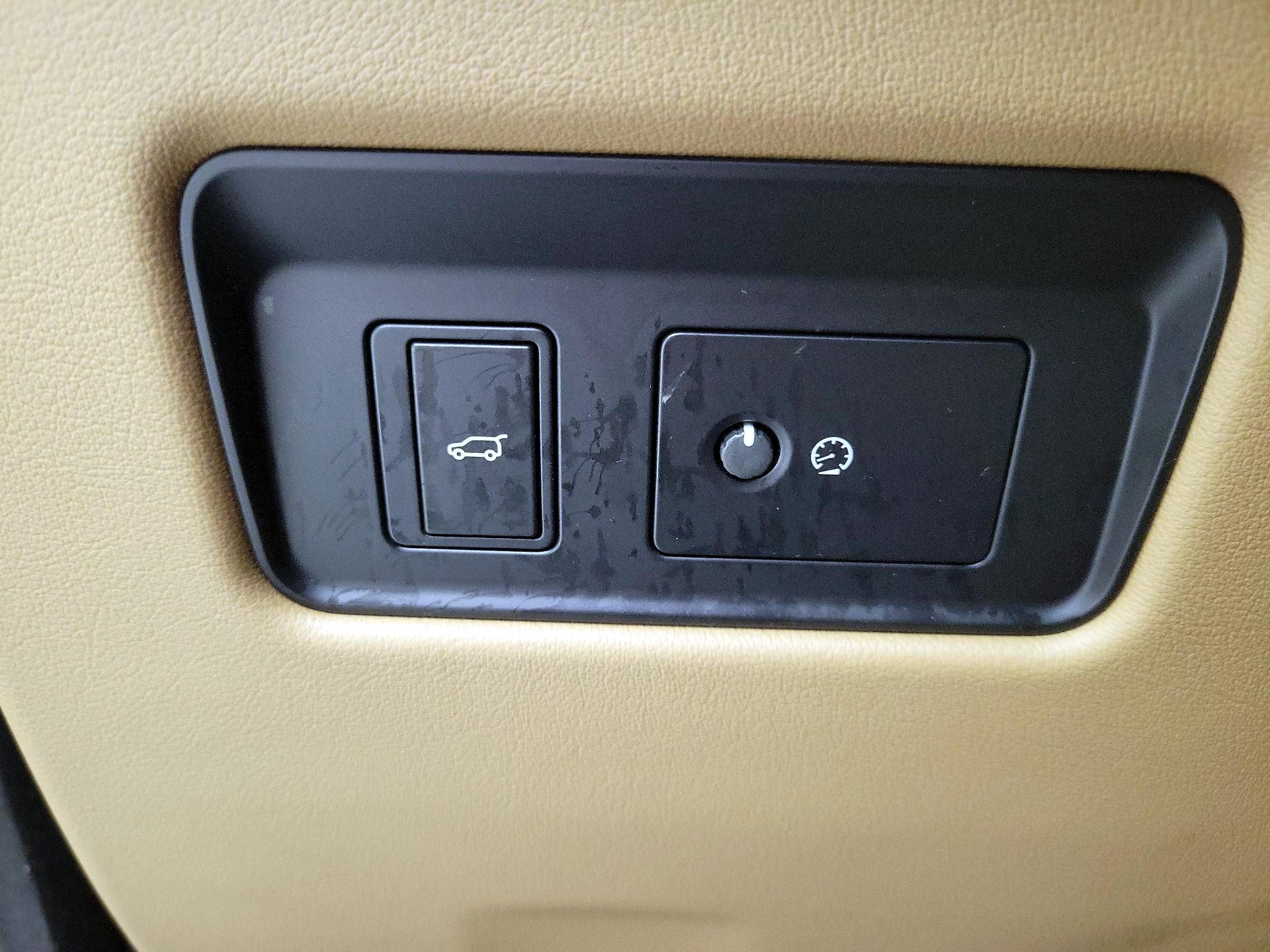 Thumbnail: 2023 Jaguar F-Pace - 13