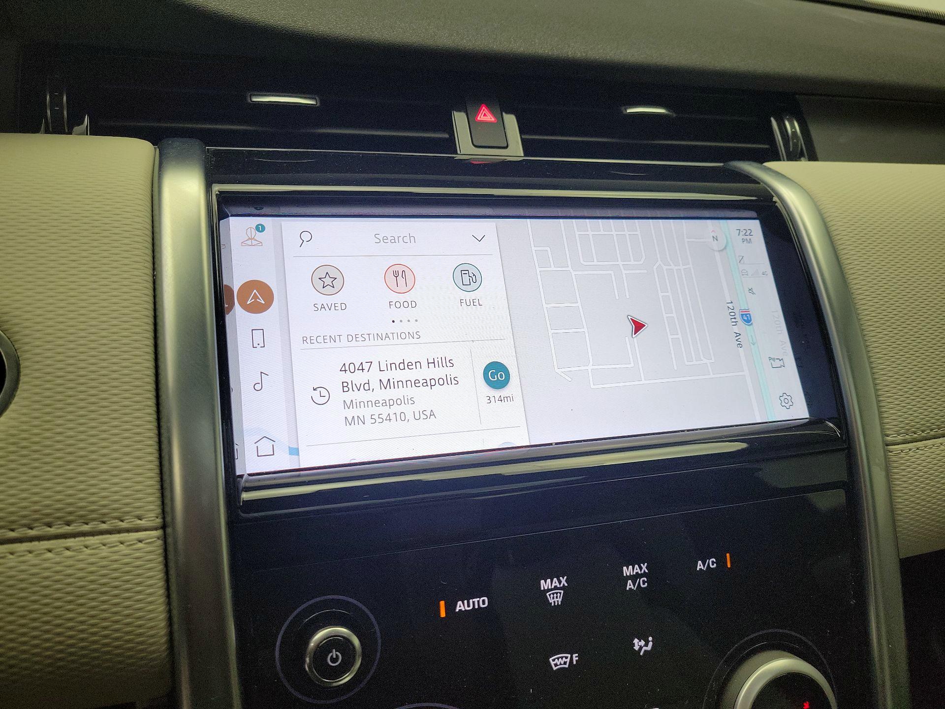 Thumbnail: 2023 Land Rover Discovery Sport - 14