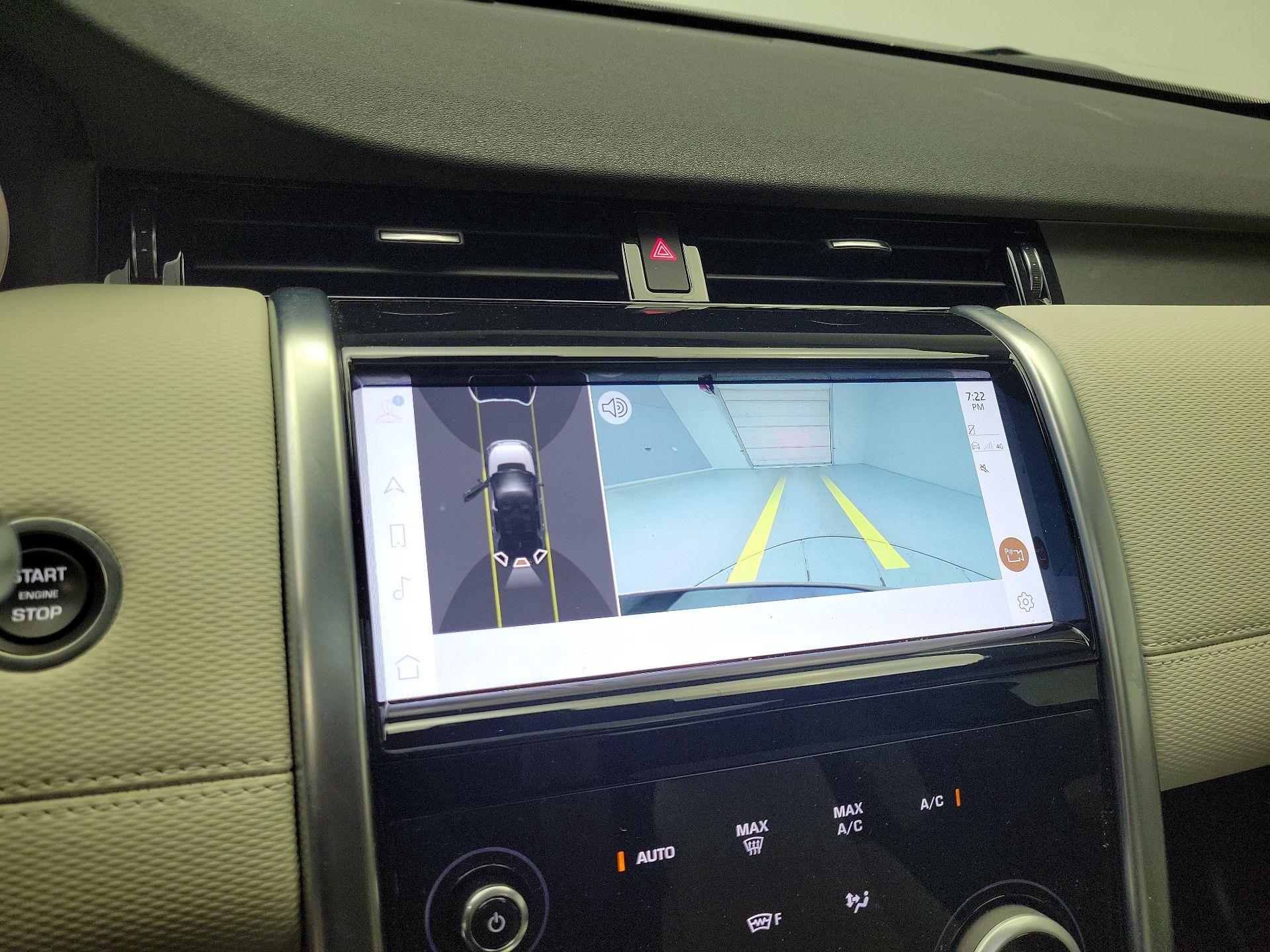 Thumbnail: 2023 Land Rover Discovery Sport - 15