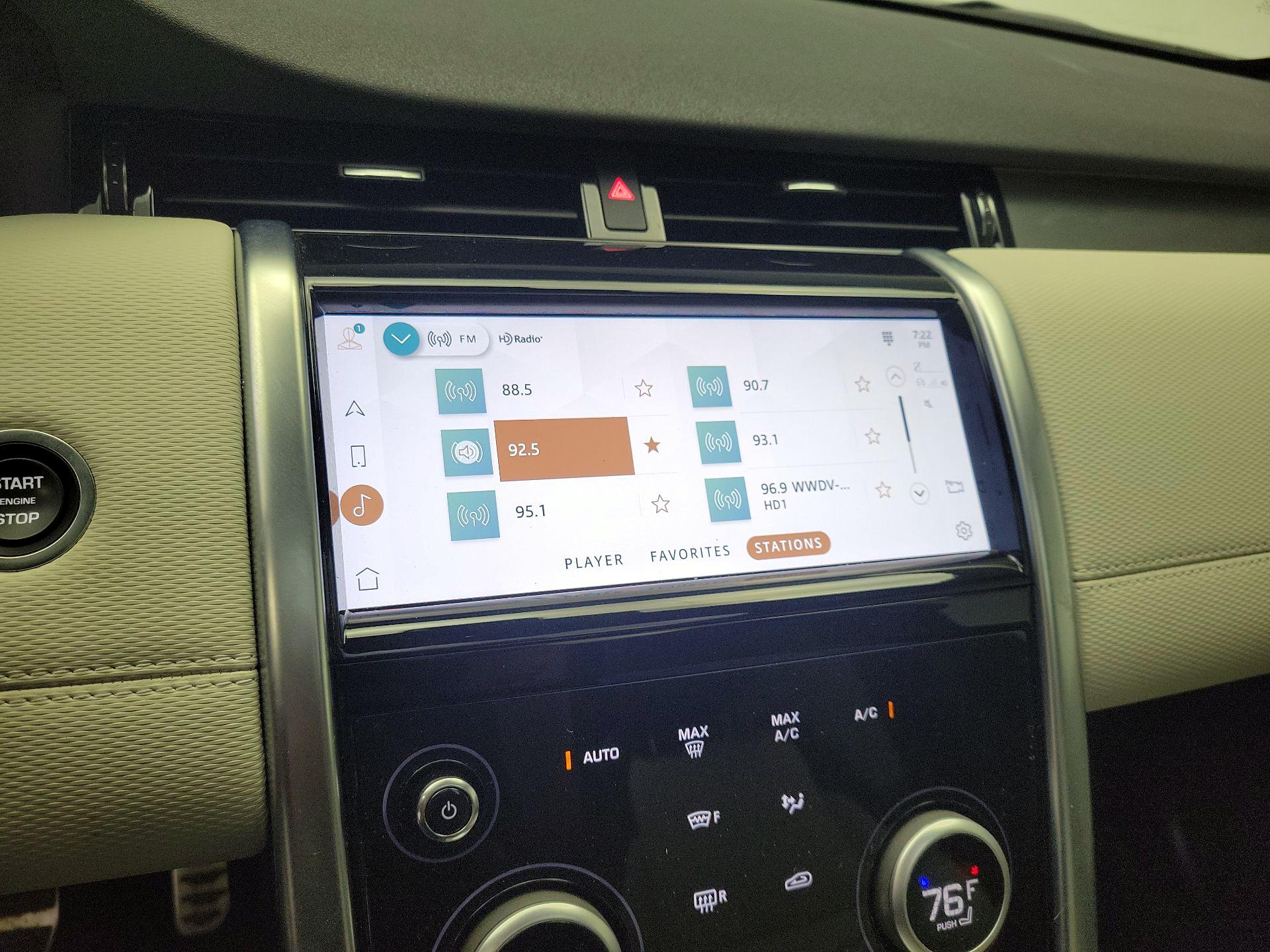 Thumbnail: 2023 Land Rover Discovery Sport - 16