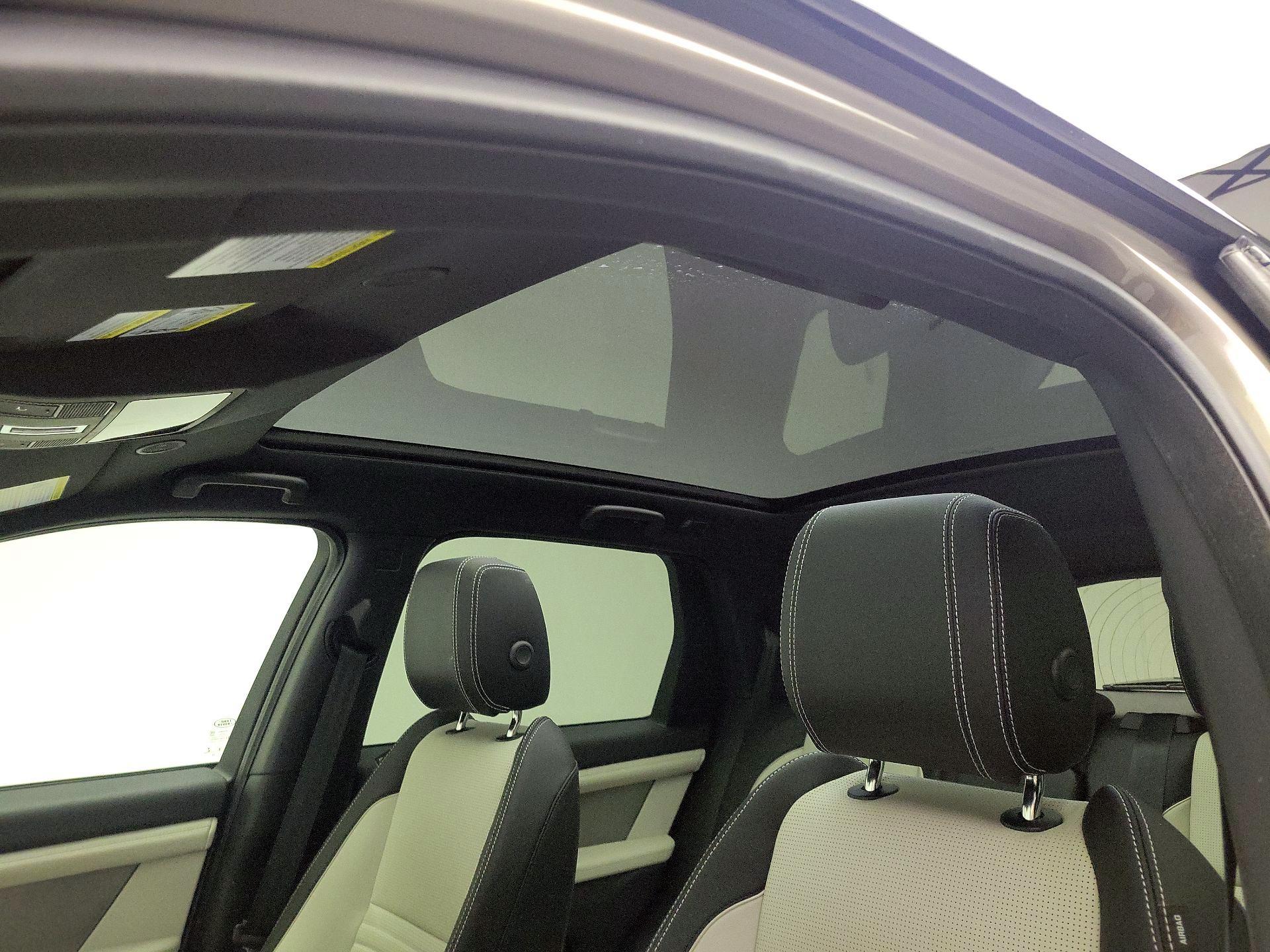 Thumbnail: 2023 Land Rover Discovery Sport - 20