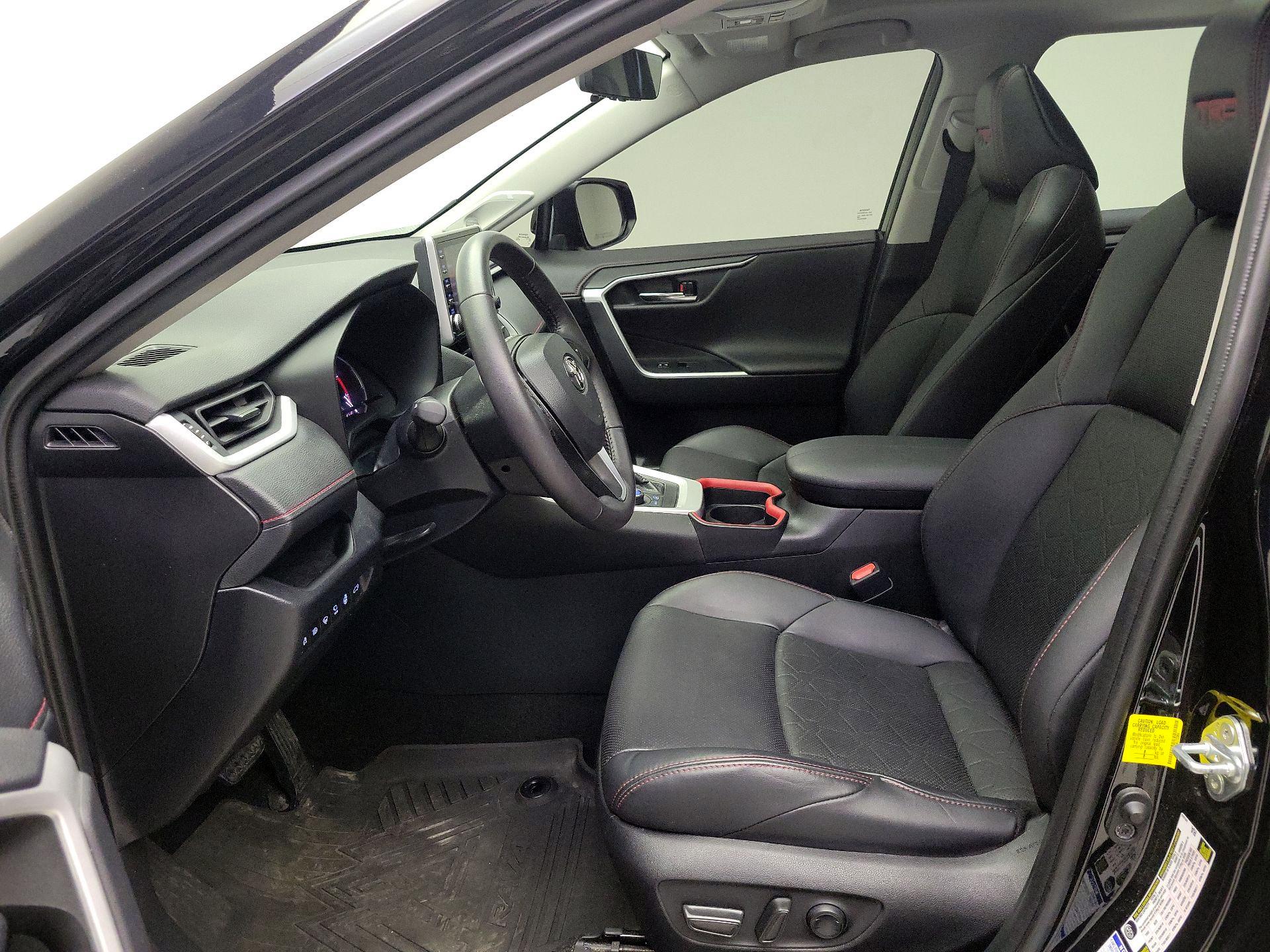 Thumbnail: 2020 Toyota RAV4 - 11