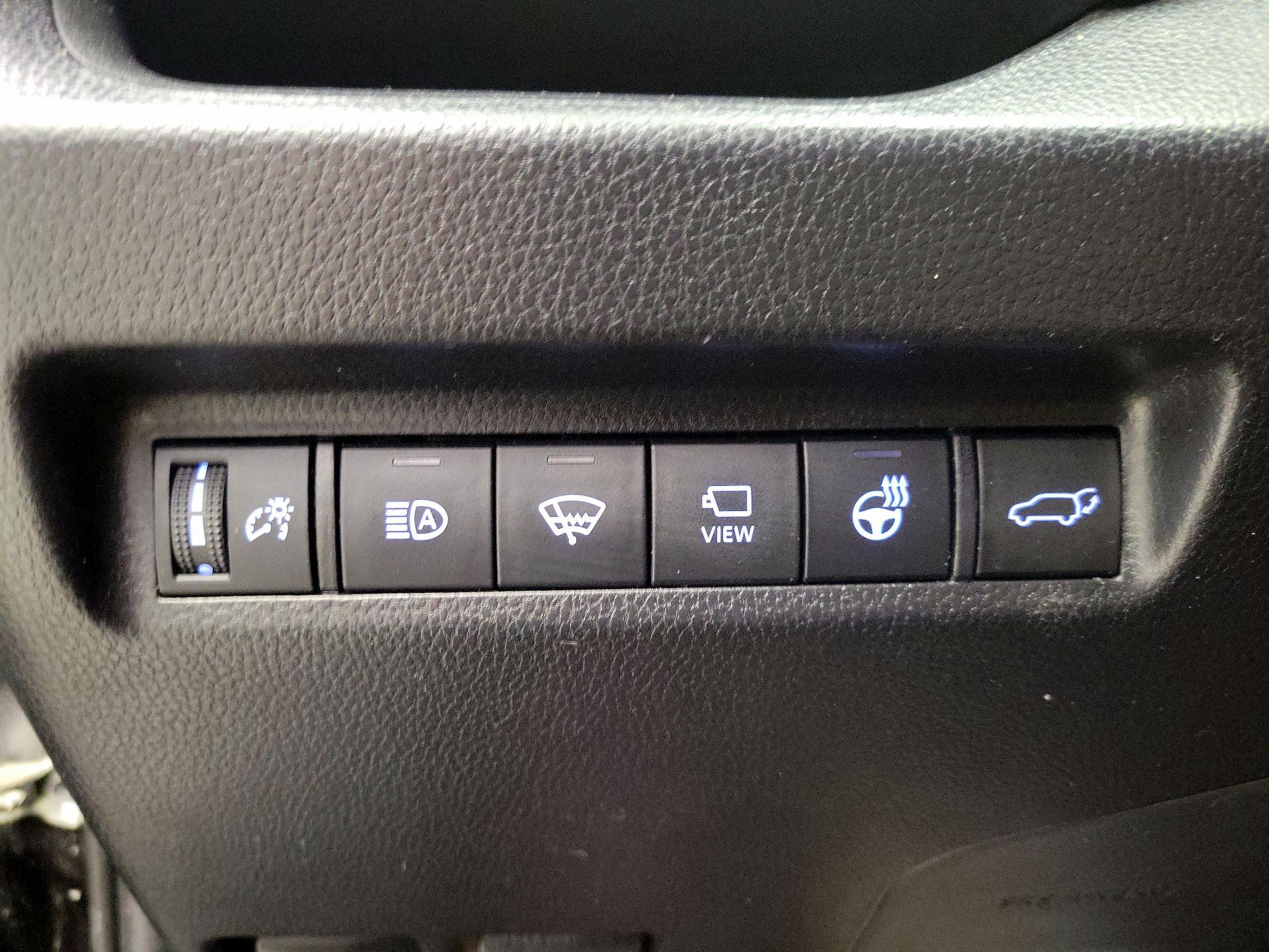 Thumbnail: 2020 Toyota RAV4 - 13