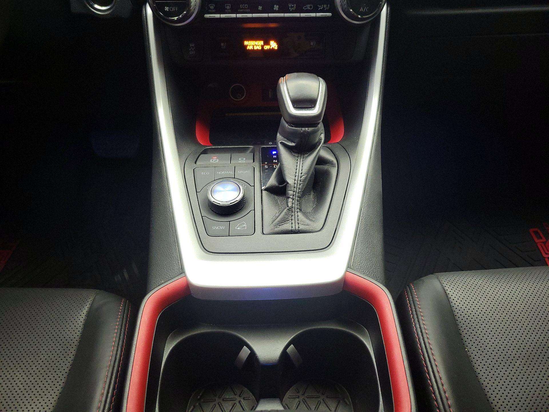 Thumbnail: 2020 Toyota RAV4 - 18