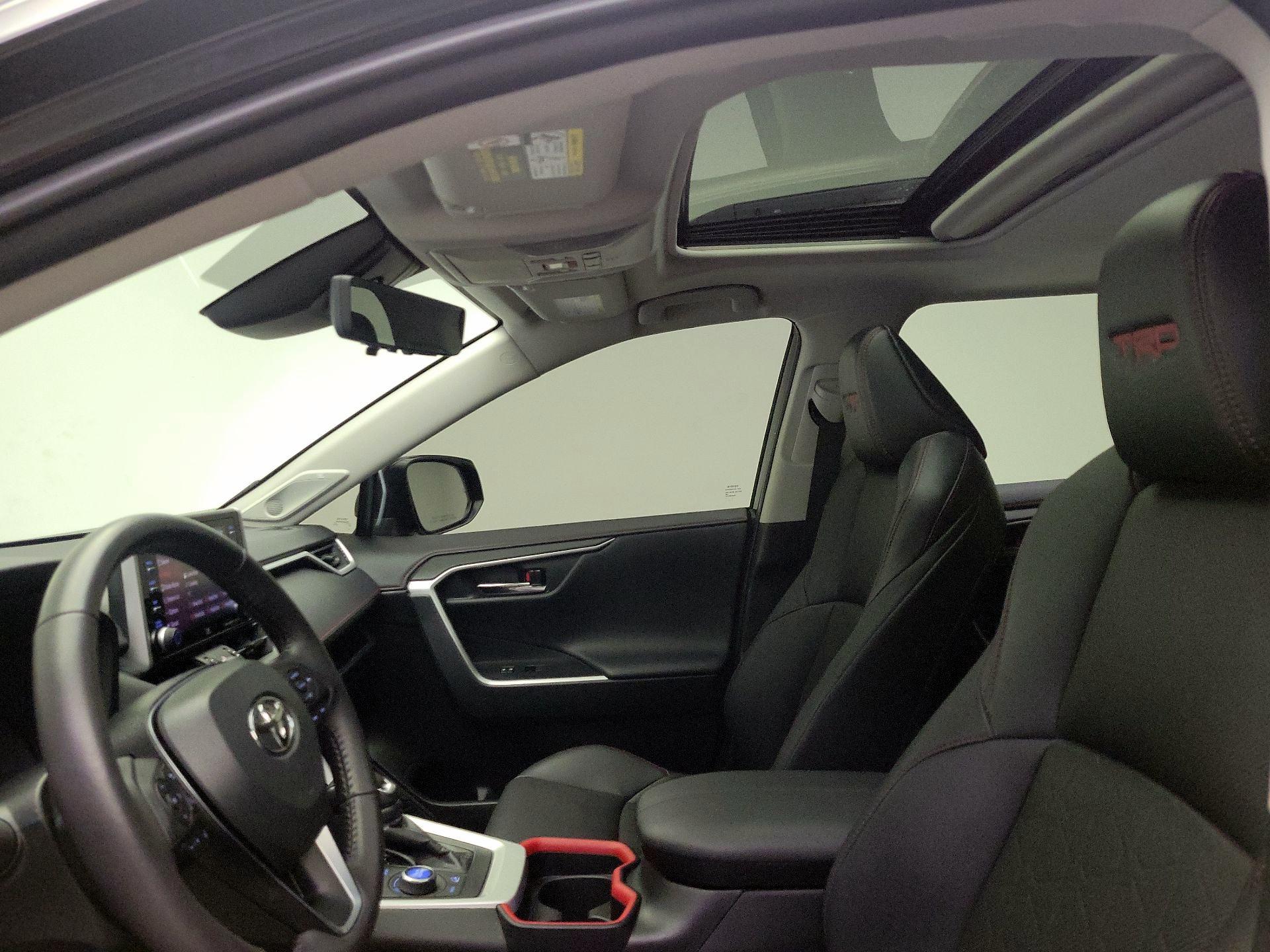 Thumbnail: 2020 Toyota RAV4 - 20