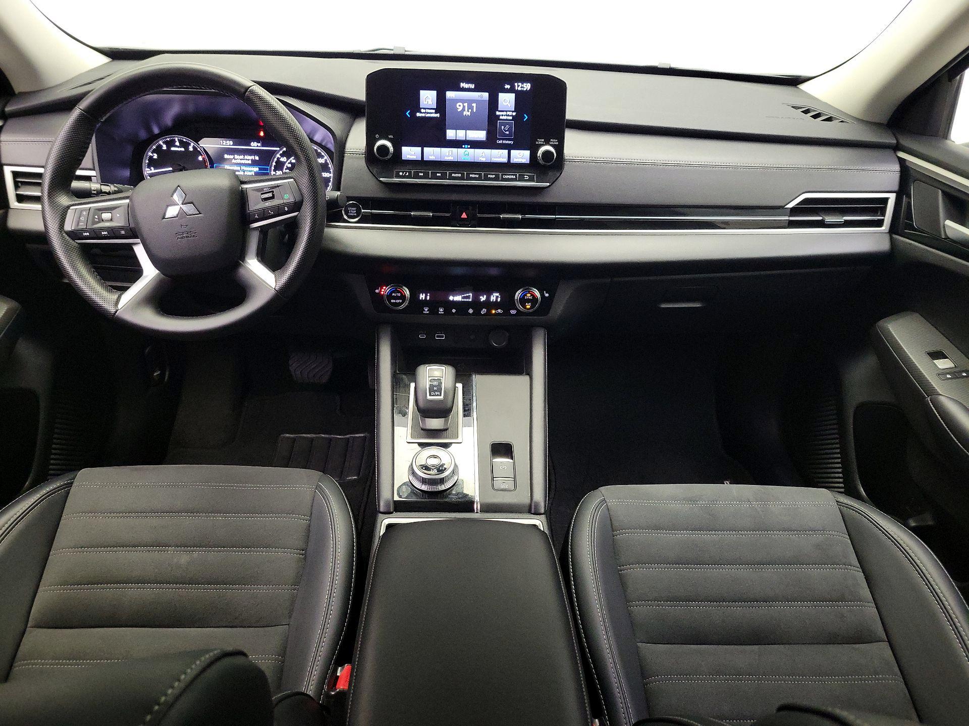 Thumbnail: 2024 Mitsubishi Outlander - 9